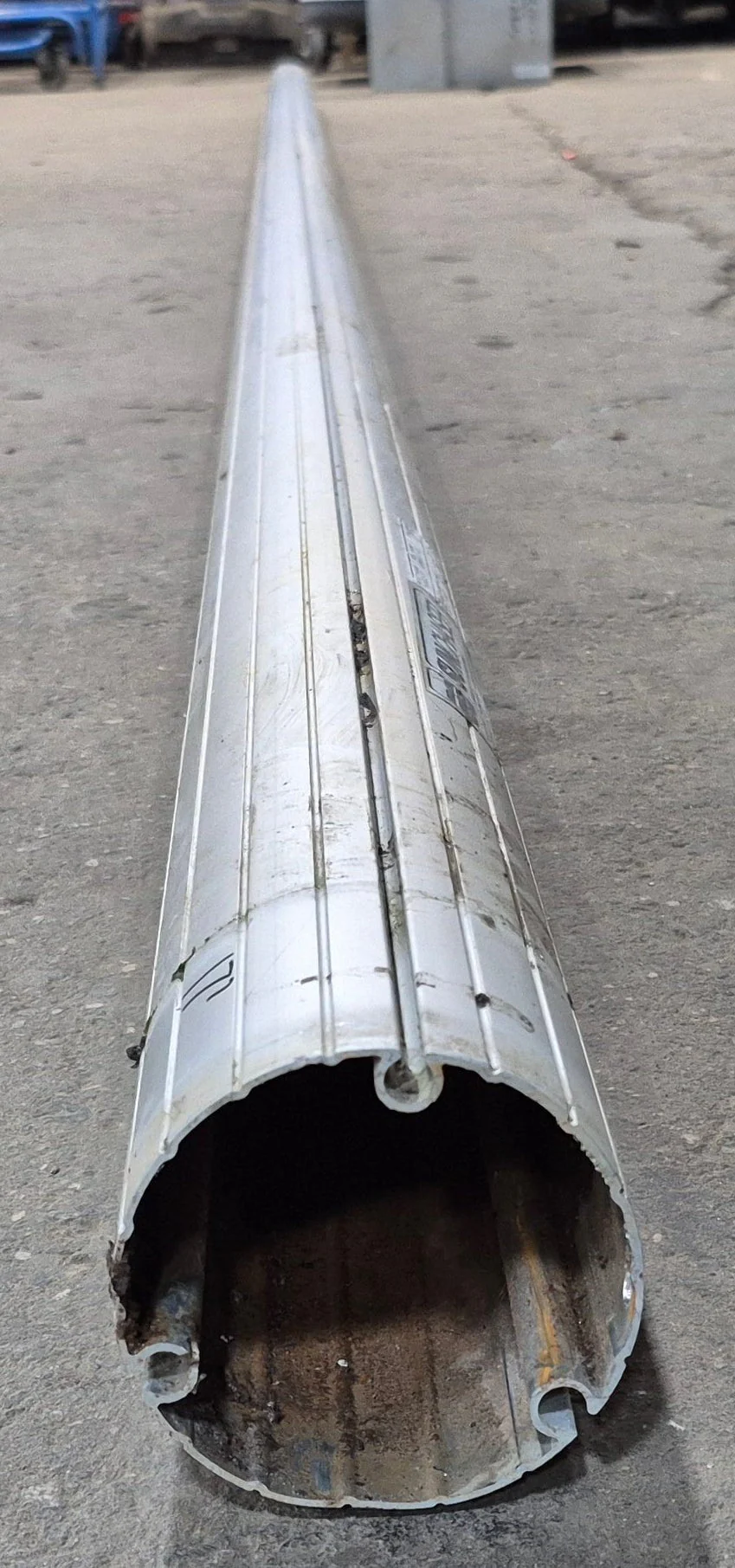 Used Dometic/ A&E Awning Roller Tube 17' - Image 3