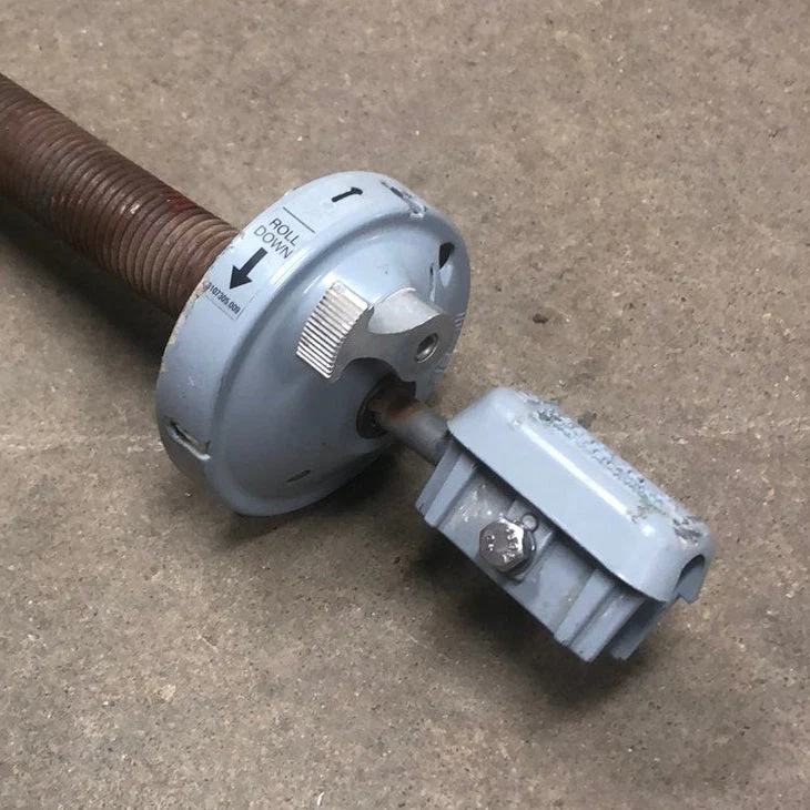 Used Dometic / A&E Awning Spring Torsion Assembly, Right Hand - 3108399.035 - Image 2