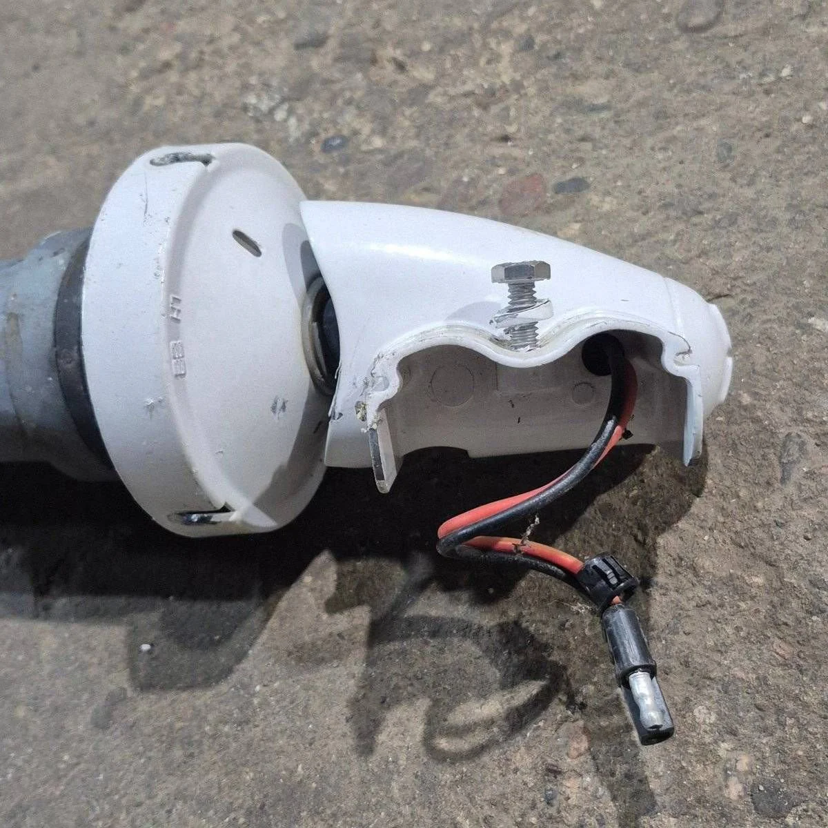Used Dometic/ A&E Drive Head Assembly, White - WeatherPro , 3307923.115B - Image 3