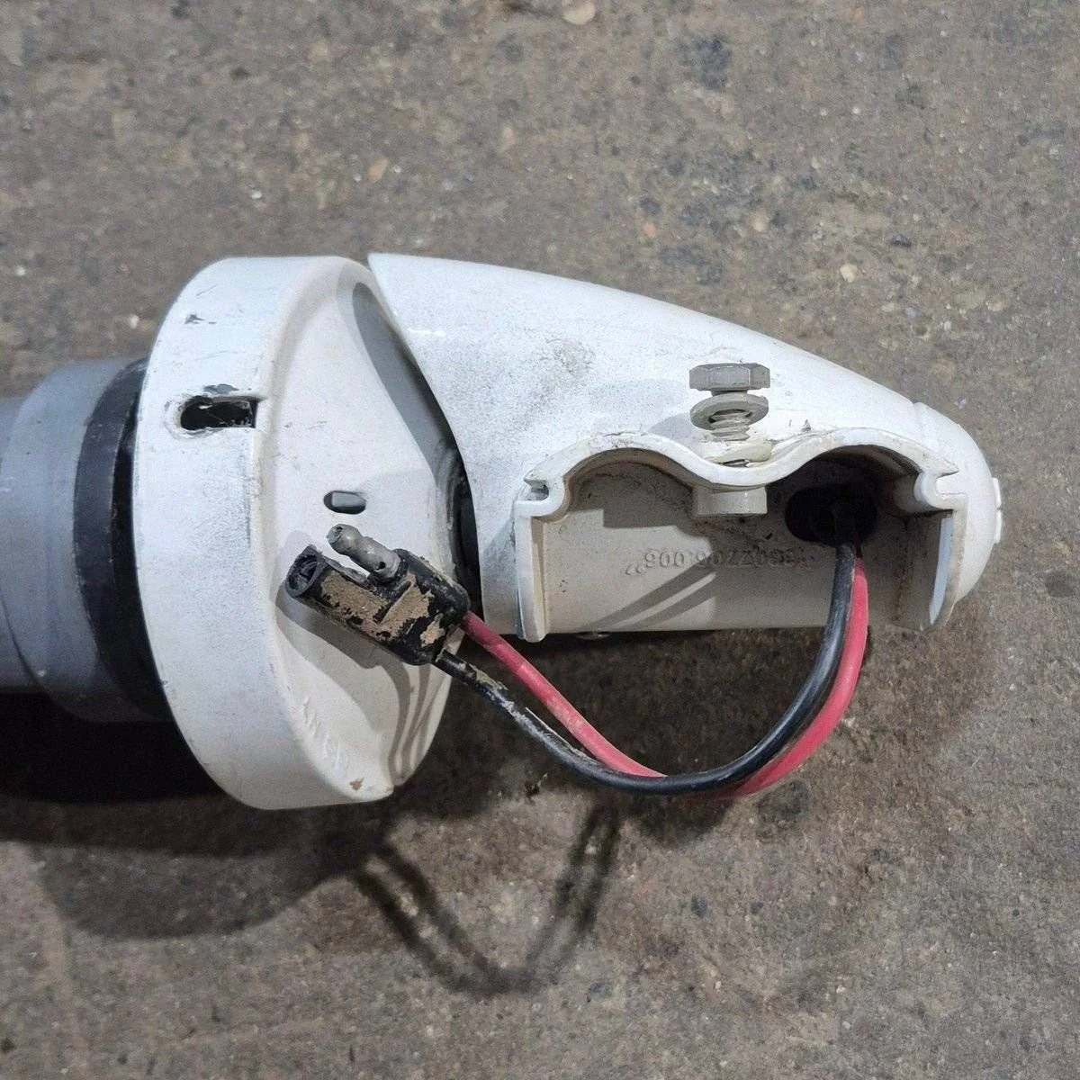 Used Dometic/ A&E Drive Head Assembly, White - WeatherPro , 3307923.115B - Image 3
