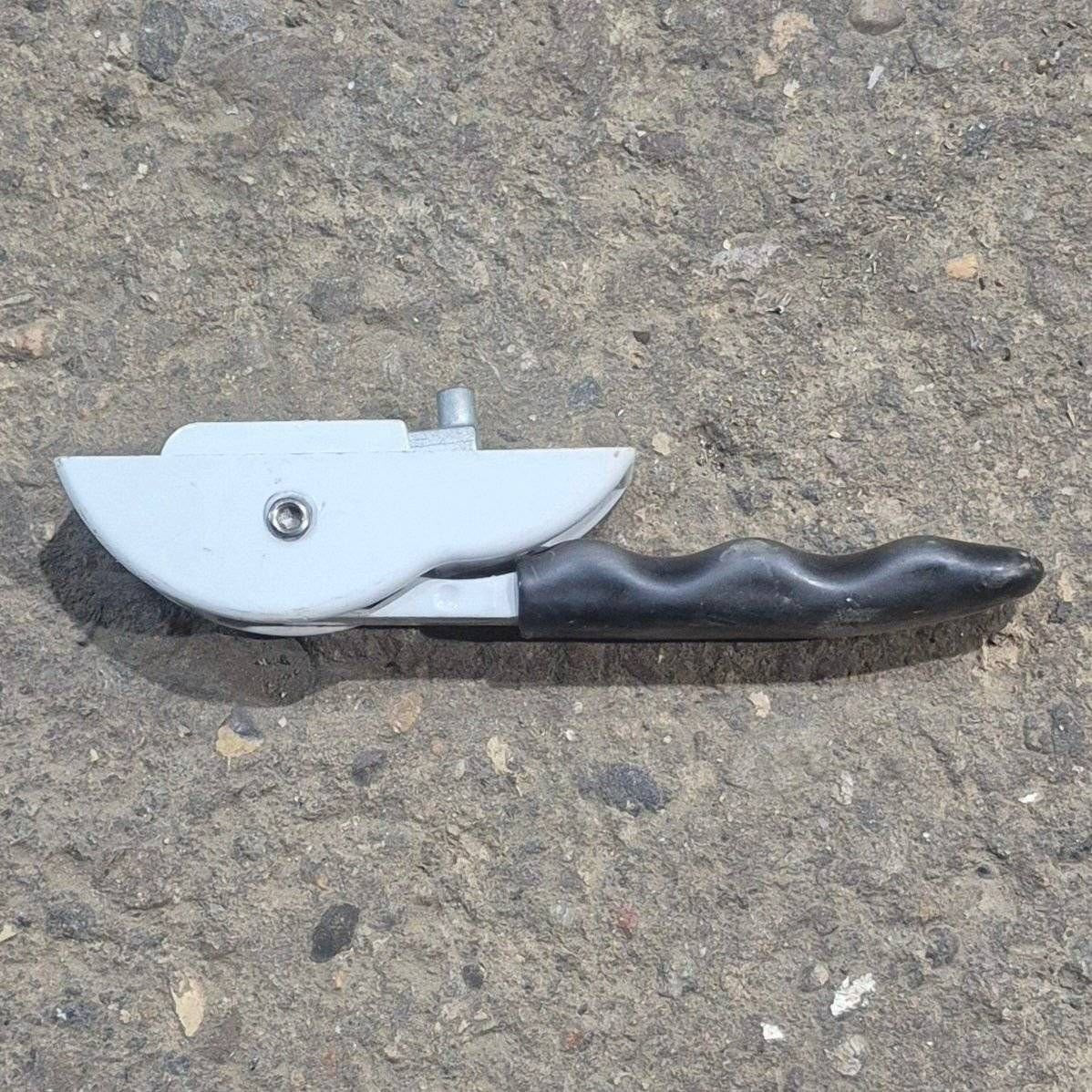 Used Dometic / A&E Lift Handle - 3314069.000B - Image 4