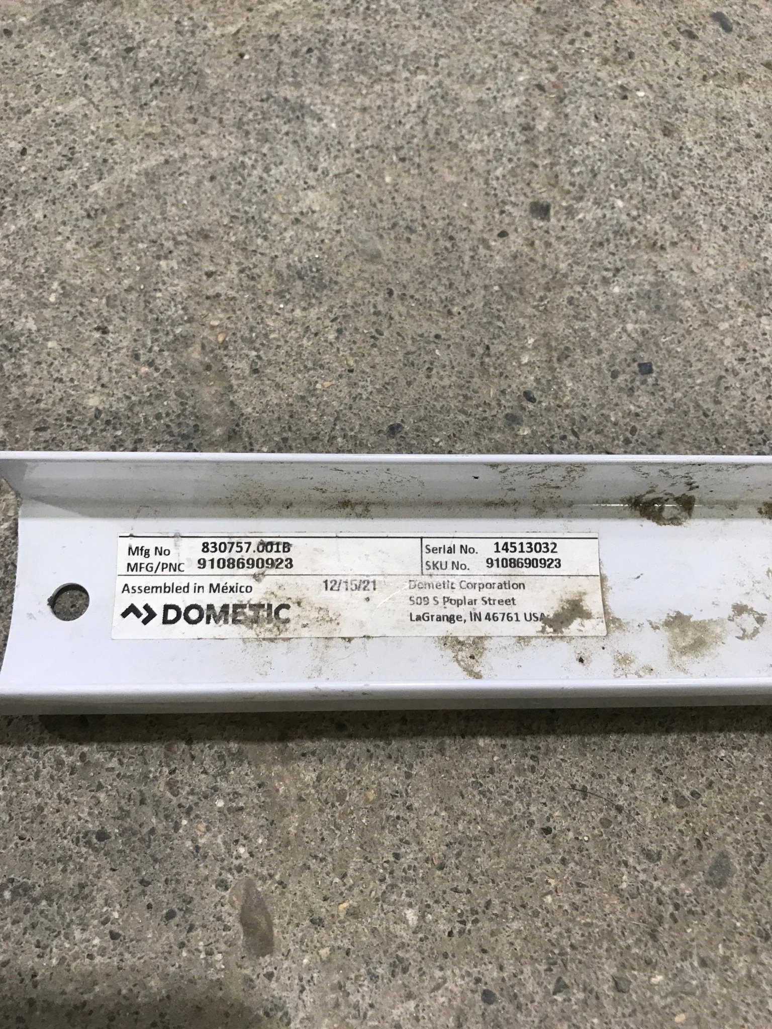 Used Dometic / A&E Window Awning Main Arm - 3314165.014 - Image 3