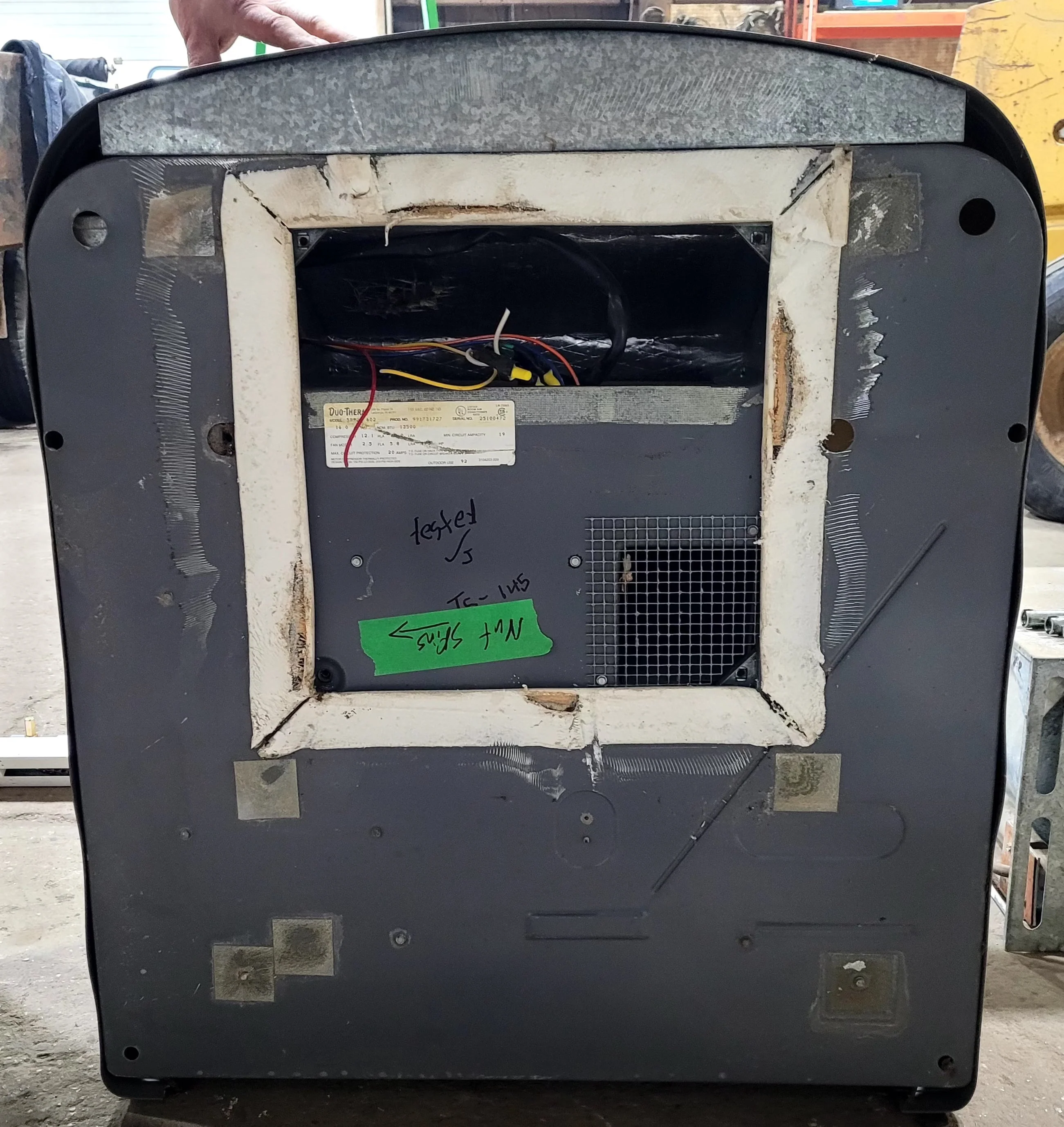 Used Dometic Air Conditioner, Head Unit, 13500 BTU, Cool Only - 58935.602 - Image 9