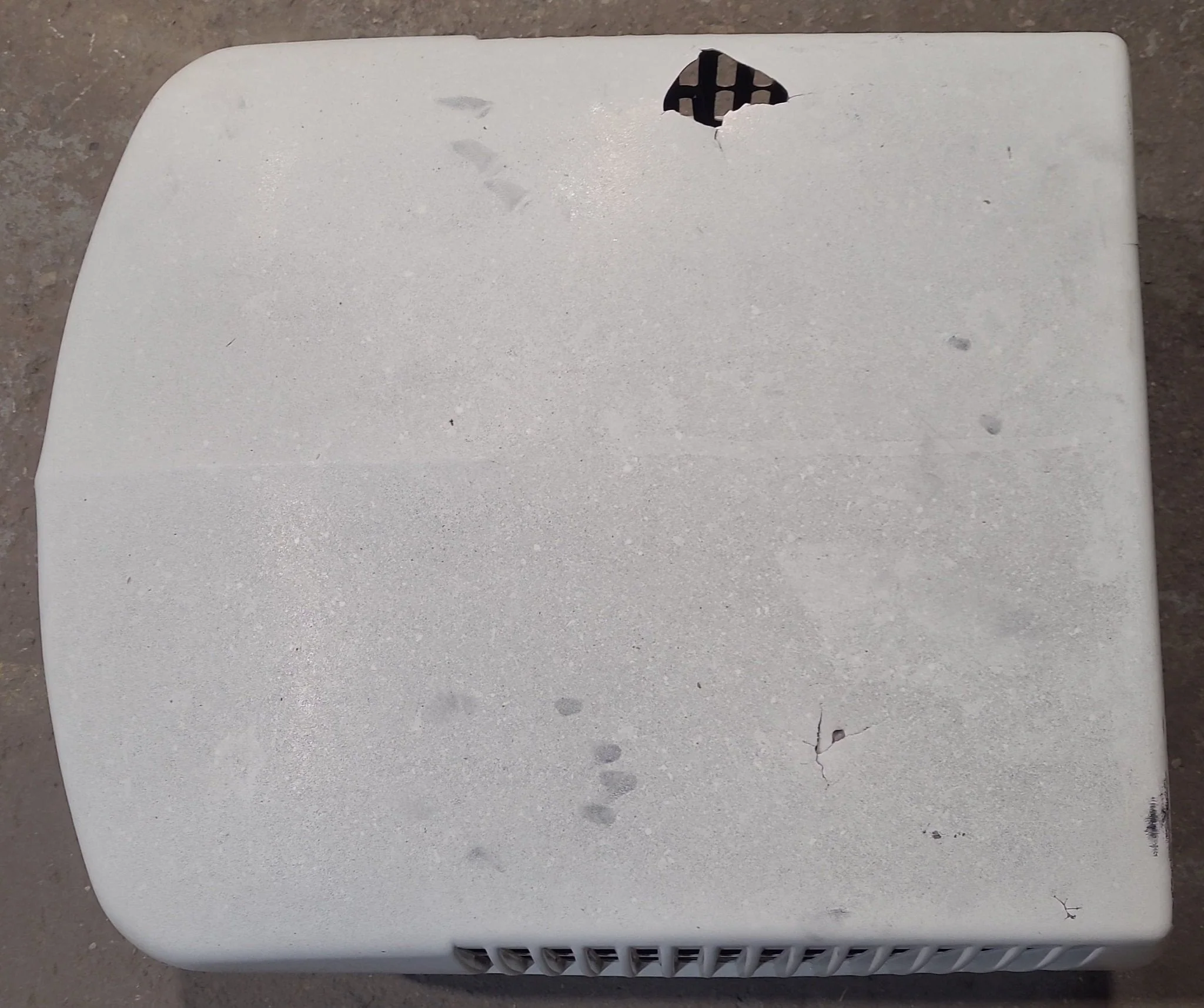 Used Dometic Air Conditioner, Head Unit, 13500 BTU ,Cool Only - 58935.602 - Image 2