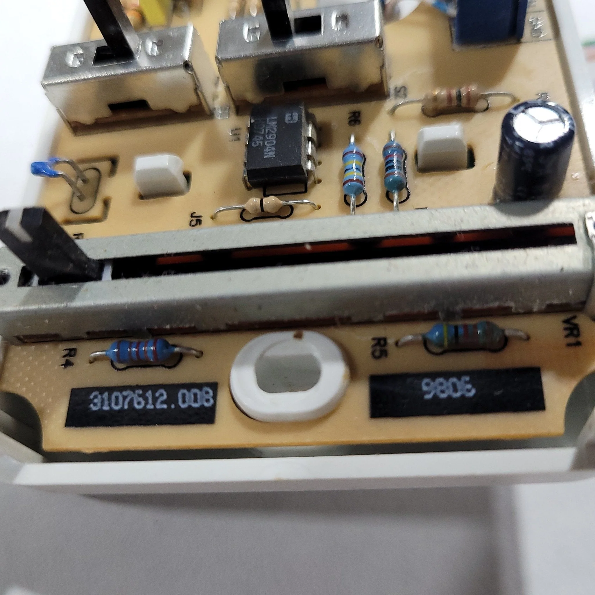 Used Duo-Therm Air Conditioner Analog Thermostat - 3107612.008 - Image 3