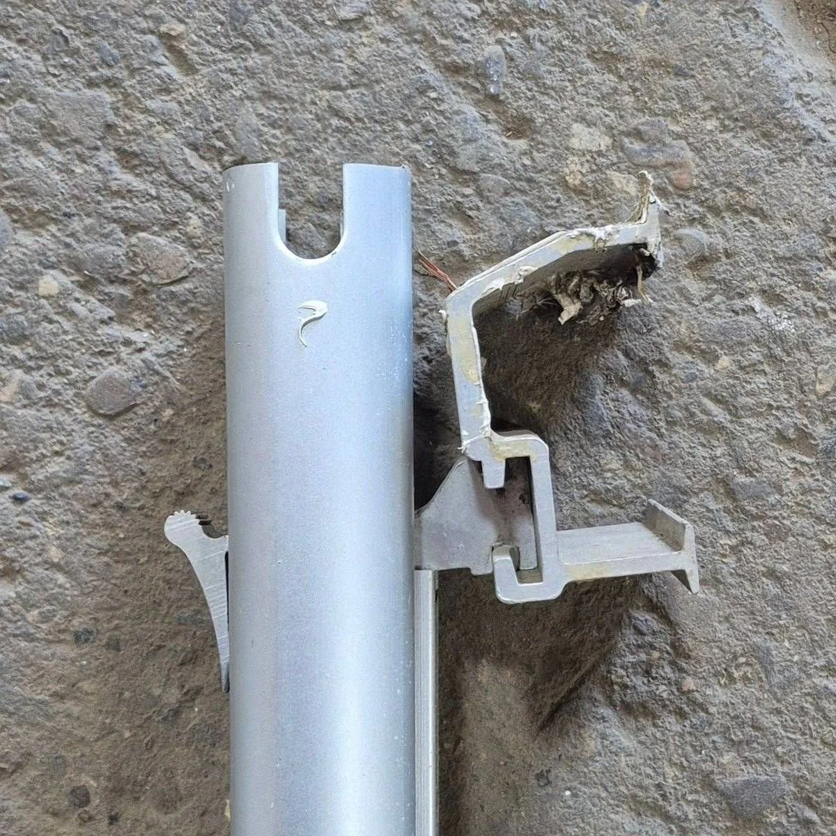 Used Dometic Awning Arm, 8500 Series, Silver (Satin), 73" - 8483000.101 - Image 2