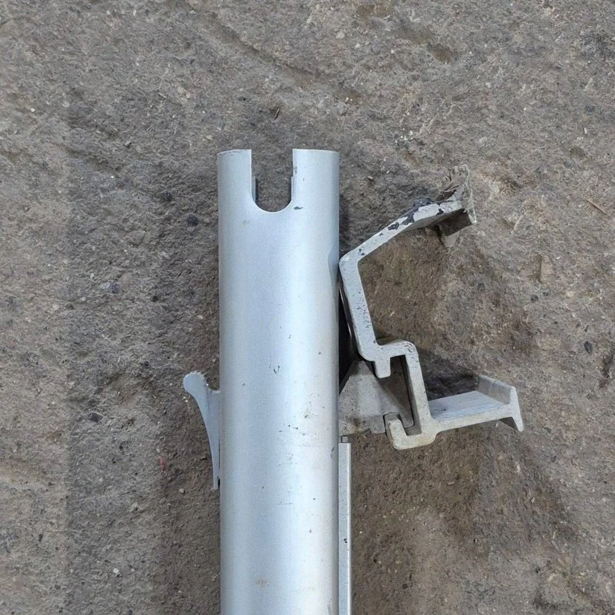Used Dometic Awning Arm, 8500 Series, Silver (Satin), 73" - 8483000.101 - Image 2