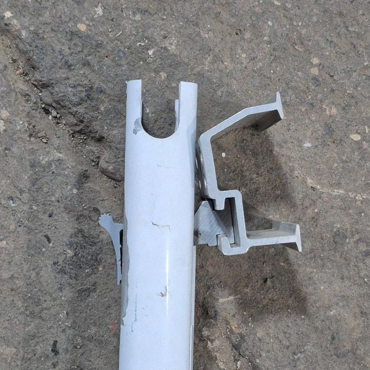 Used Dometic Awning Arm, 8500 Series, White, 73" - Image 2