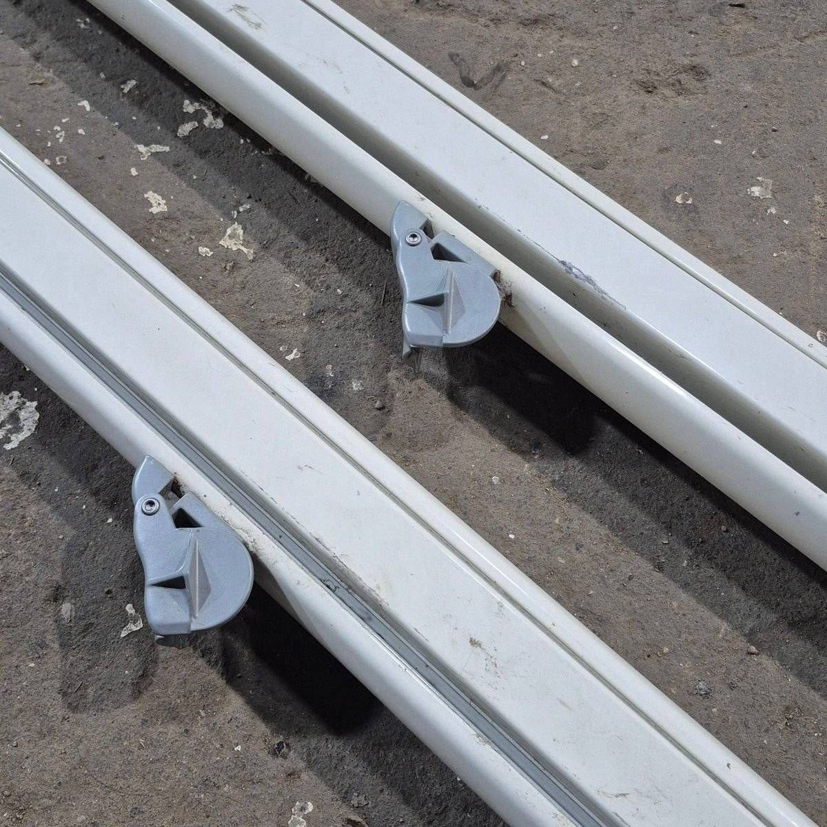 Used Dometic Awning Arm Set, Off White, 73" - 8480000.401 - Image 9
