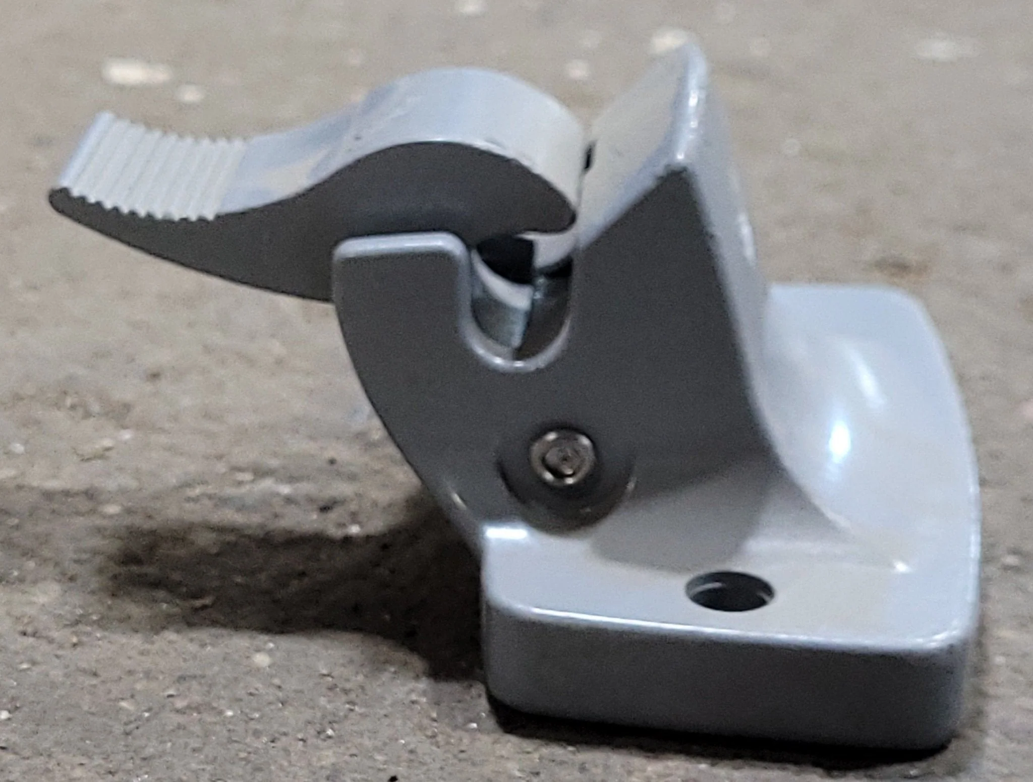 Used Dometic Awning Bottom Mounting Bracket 3314067.004M - Image 3