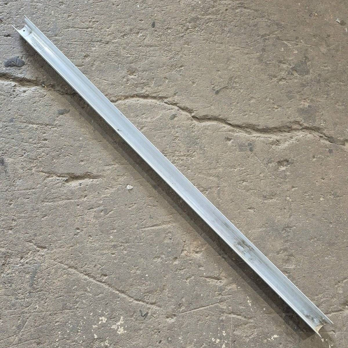 Used Dometic Awning Upper Main Arm, White, 64 1/4" - 9100 Series - Image 5