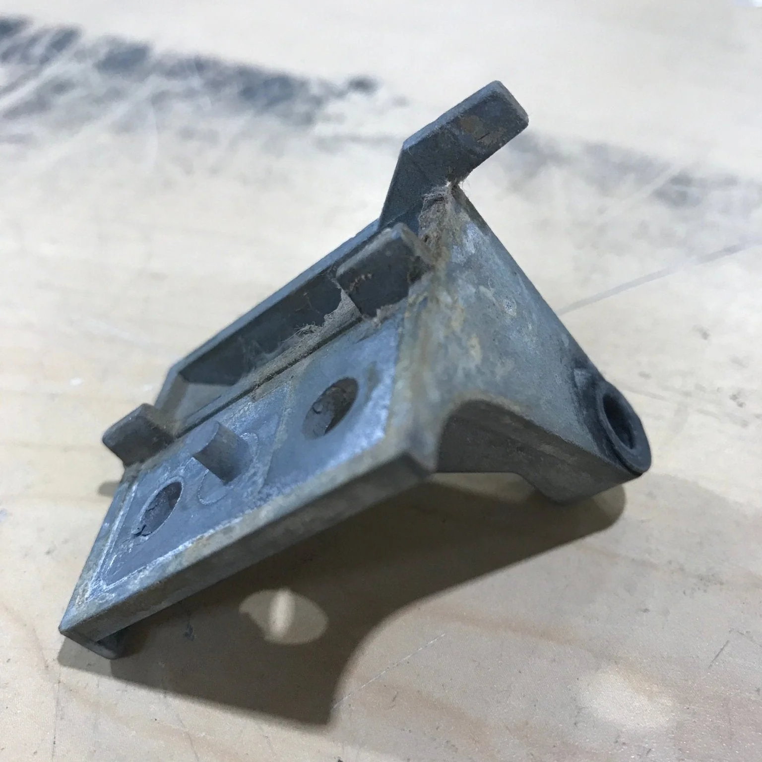 Used Dometic Fridge Door Hinge Lower Right 2930232000 - Image 2