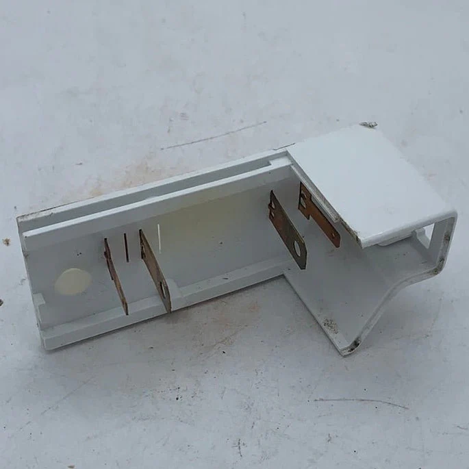Used Dometic Interior Lamp Socket 2932107010 - Image 3