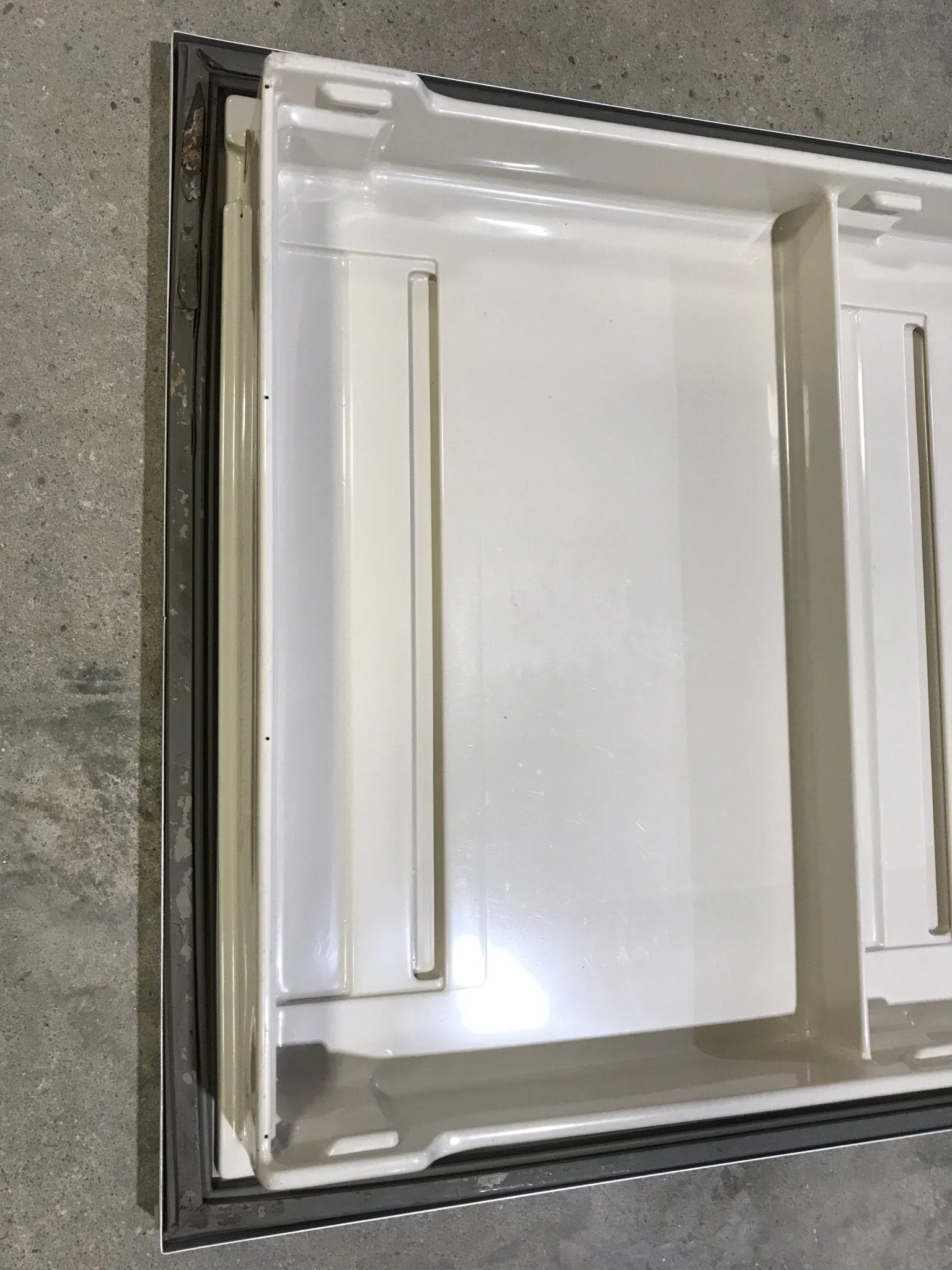 Used Dometic Refrigerator Door - 2930929142 - 24 3/8" W x 37" H - Image 3