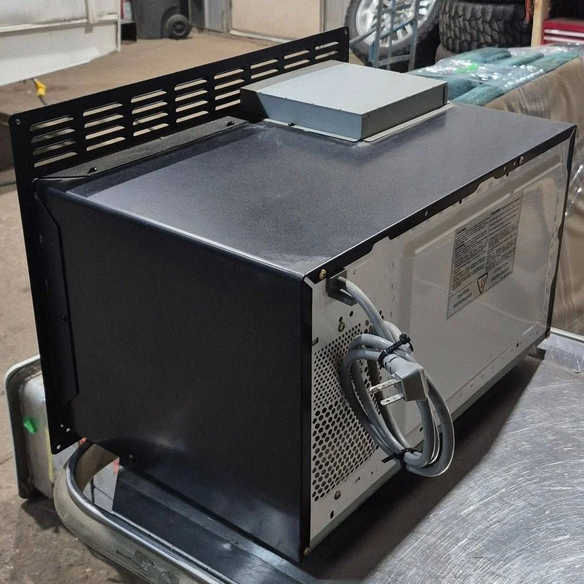 Used Dometic RV Microwave - 20.75" x 13.375" x 14.5" - Image 6
