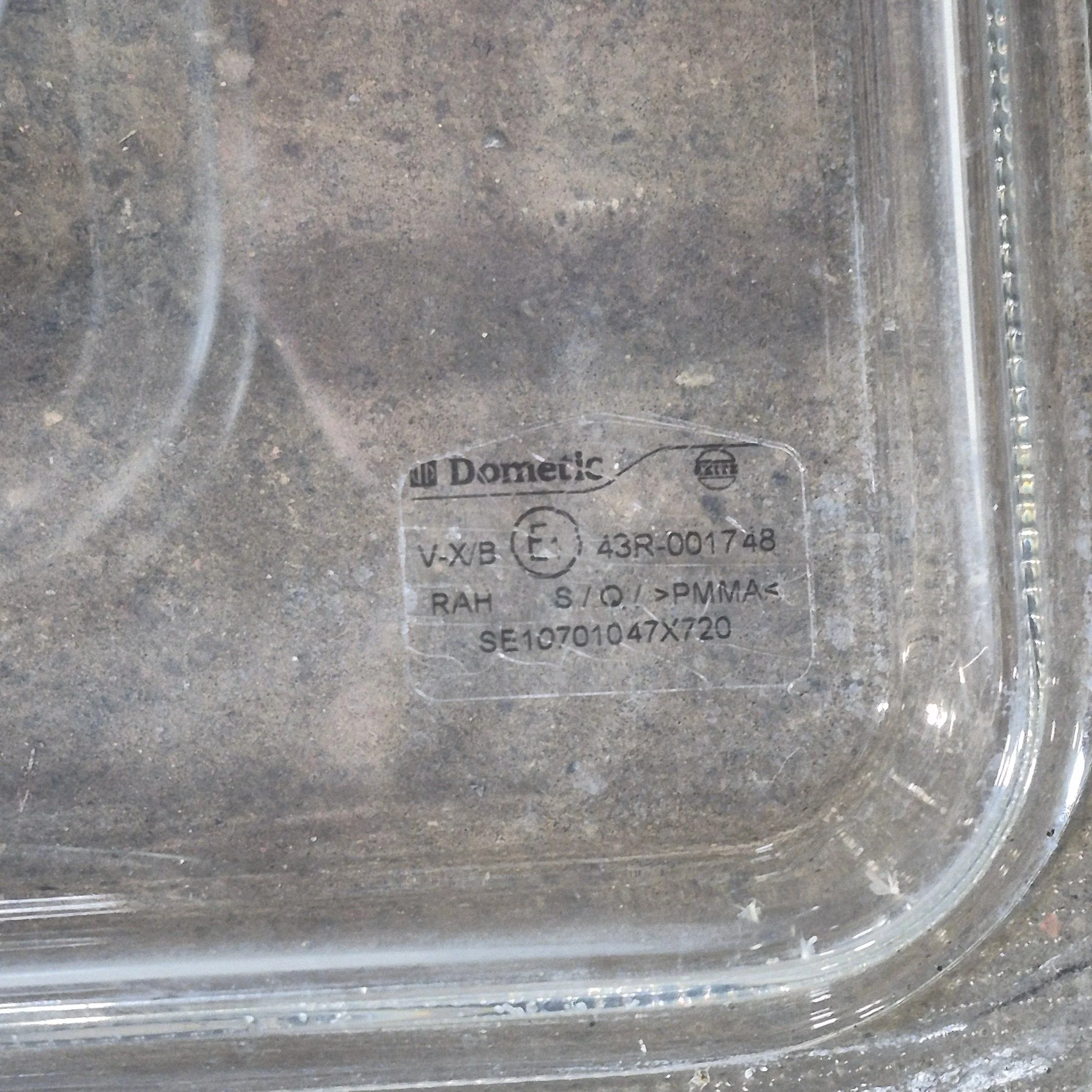 Used Dometic Seitz/ Heki Escape Hatch Replacement Dome - 41 1/4" W x 29 1/4" H - Image 9