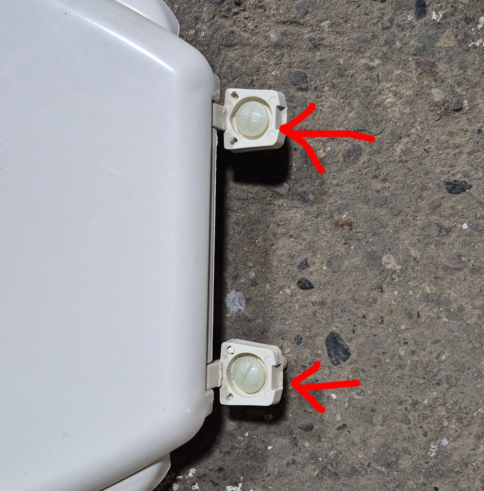 Used Dometic Toilet Seat & Cover Replacement, Off-White - 385344089 , 385312114 - Image 5