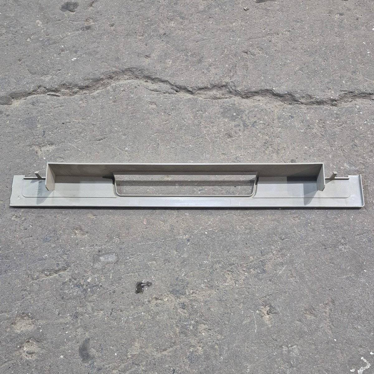 Used Dometic Top Cover/ Trim - 2932640010 - Image 4