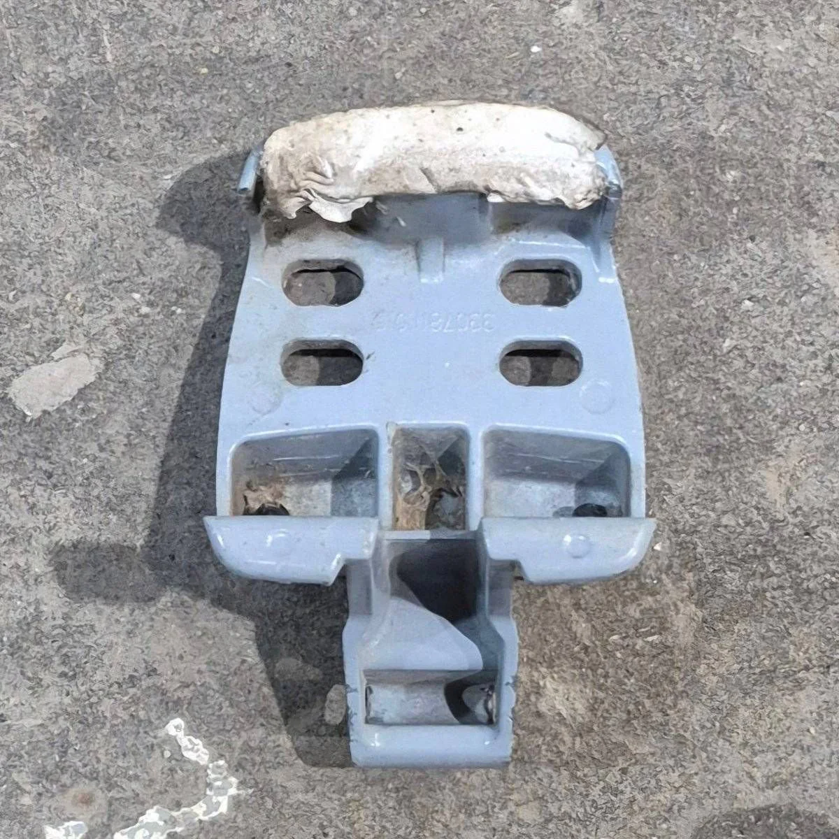 Used Dometic Upper Bracket, Grey - 3308106.000M - Image 2