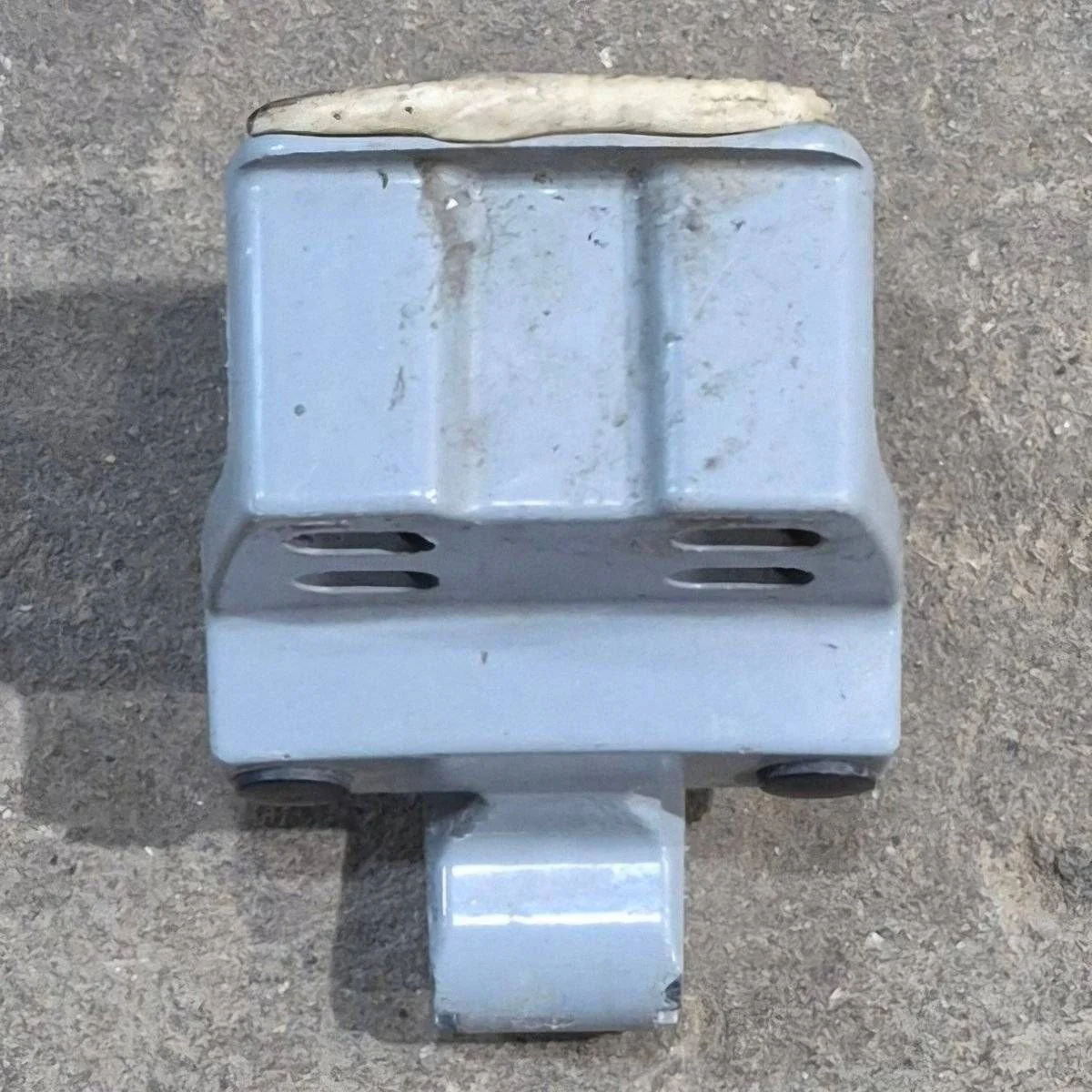 Used Dometic Upper Bracket, Grey - 3308106.000M - Image 4