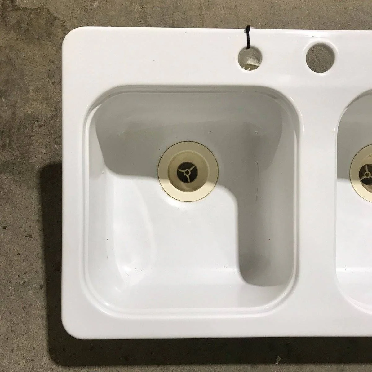 Used Double Kitchen Sink - 29" x 17.5" x 10" - Image 2