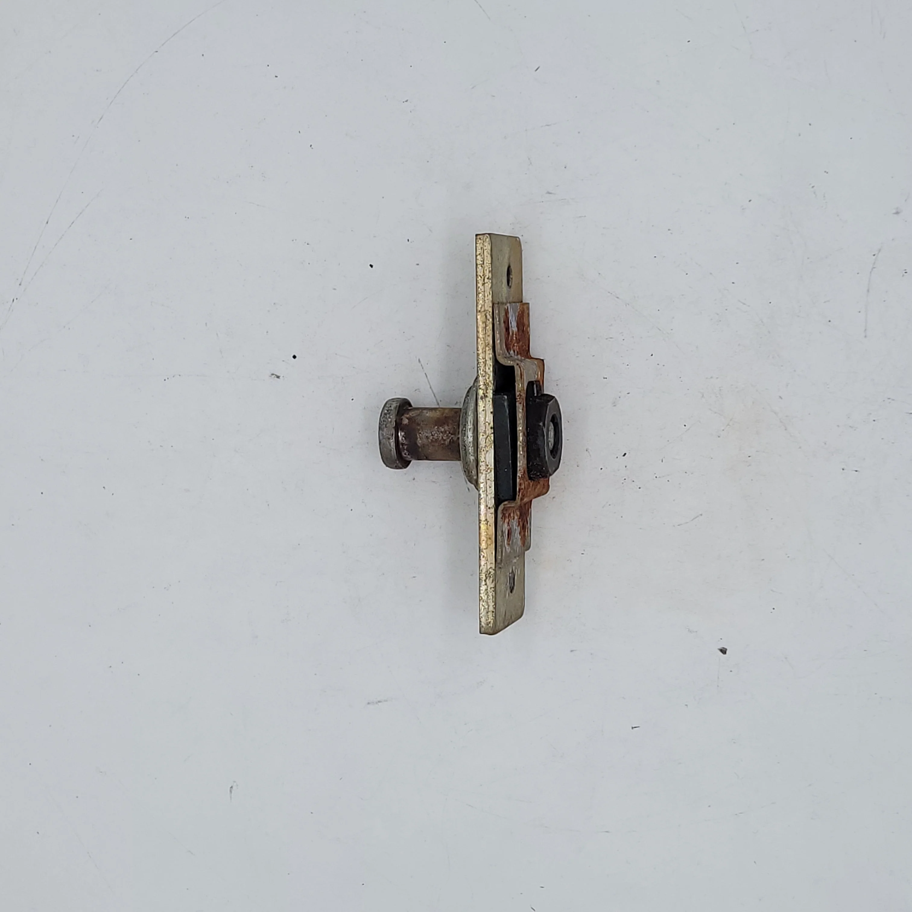 Used Pace Arrow Driver Door Anchor/ Stricker Plate - Image 4