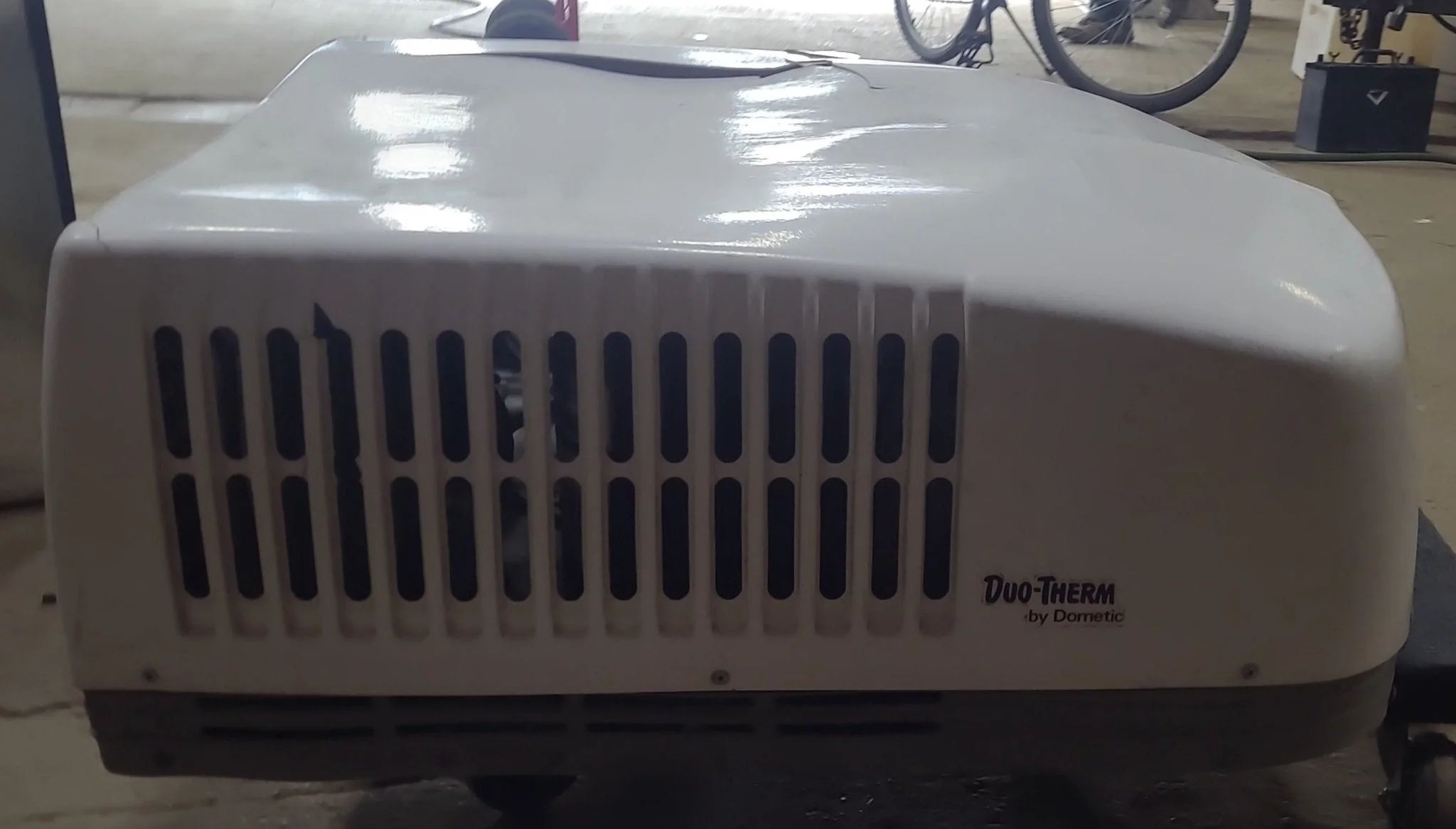 Used Duo-Therm Air Conditioner, Head Unit, 13500 BTU - 57915.621 - Image 3