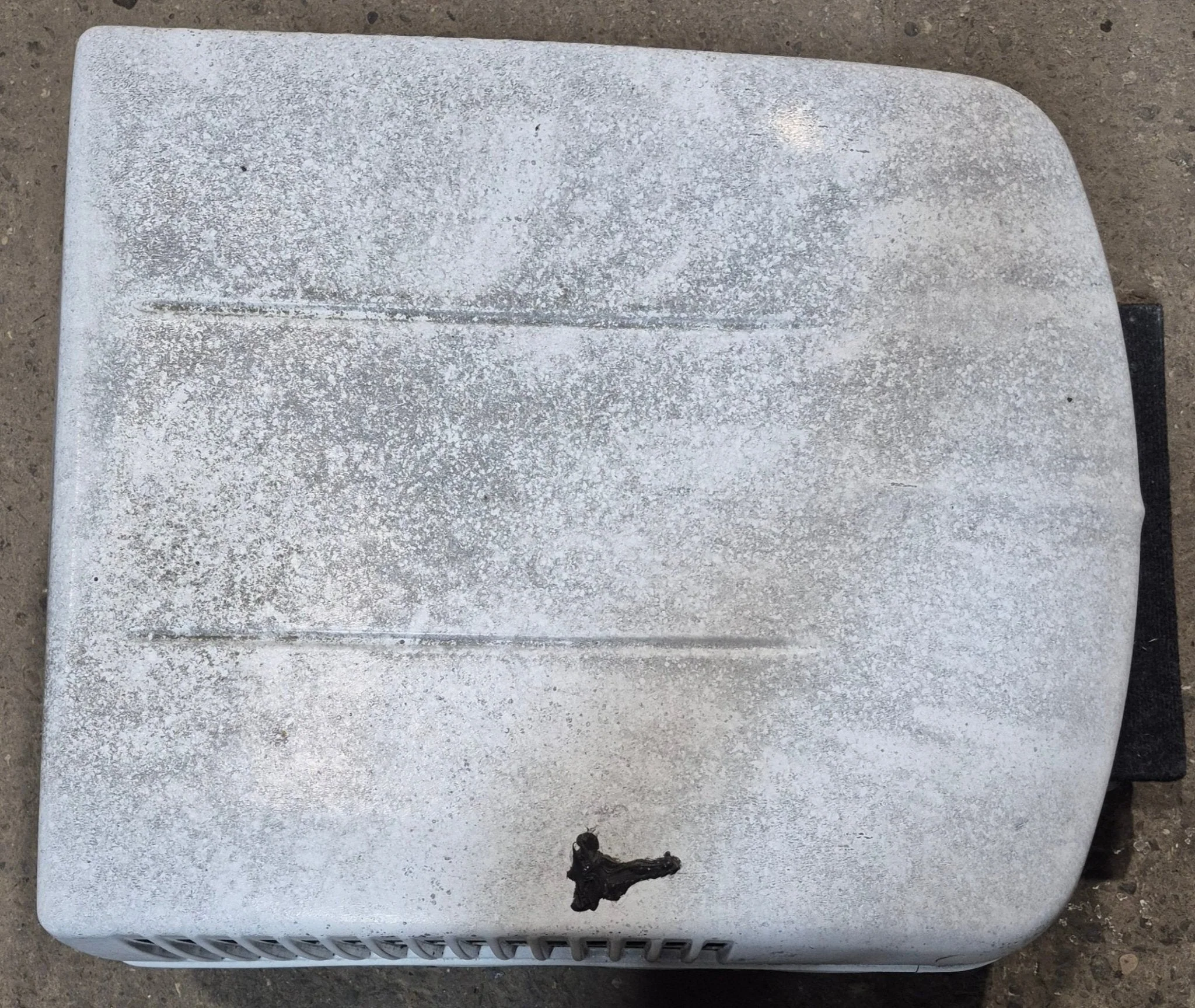 Used Duo-Therm Air conditioner, Head Unit, 13500 BTU, Cool Only - 57915.331 - Image 2