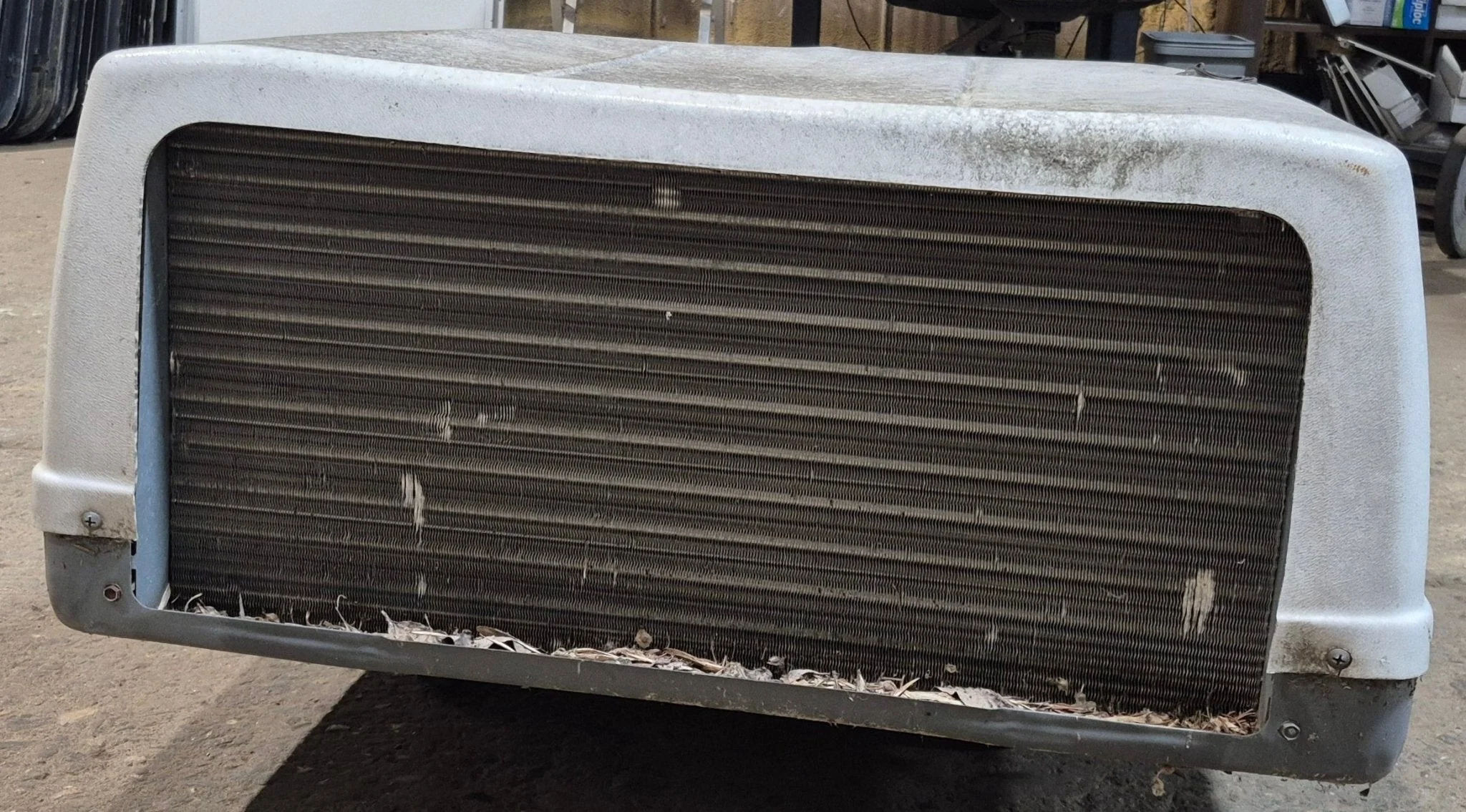 Used Duo-Therm Air conditioner, Head Unit, 13500 BTU, Cool Only - 57915.331 - Image 4