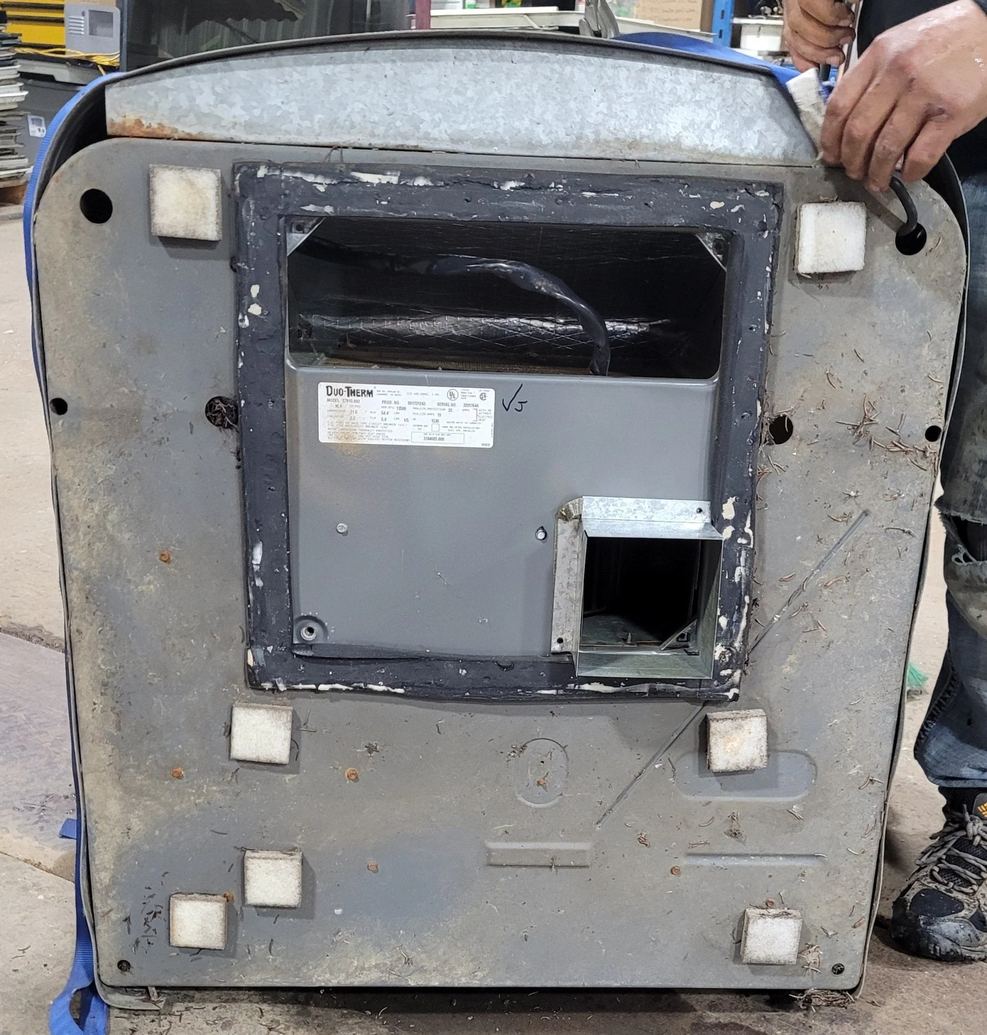 Used Duo-Therm Air Conditioner, Head Unit, 13500 BTU, Cool Only - 57915.603 - Image 8