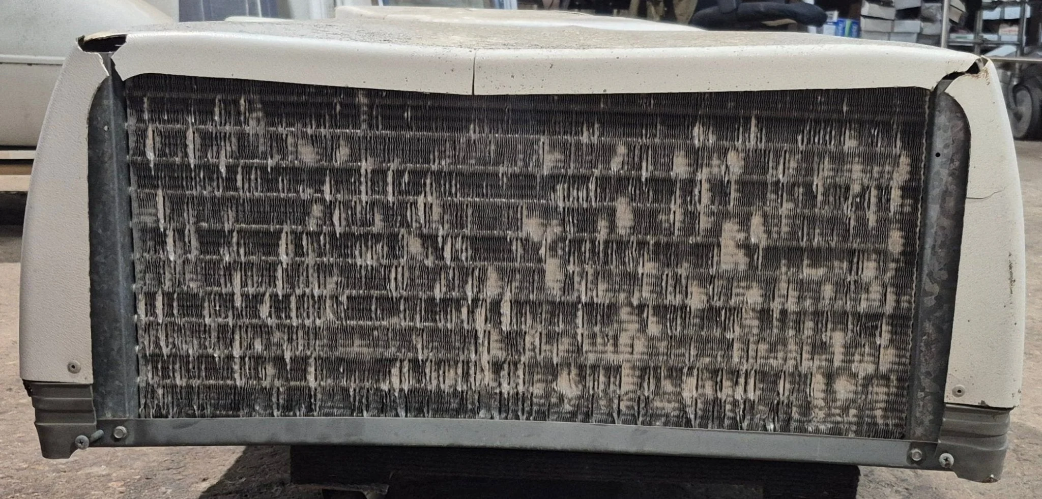 Used Duo-Therm Air conditioner, Head Unit, 13500 BTU, Cool Only - 57915.622 - Image 4