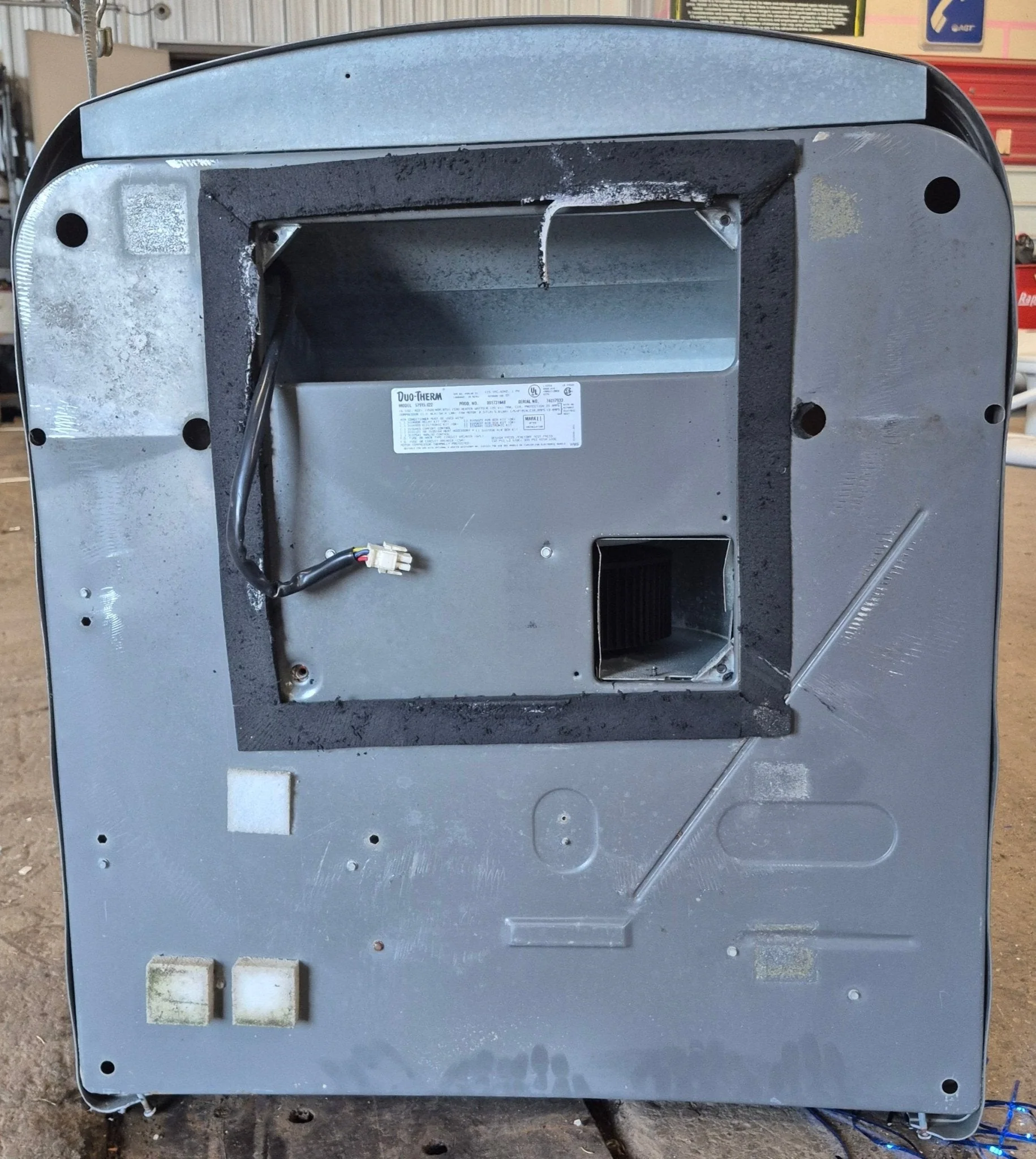 Used Duo-Therm Air conditioner, Head Unit, 13500 BTU, Cool Only - 57915.622 - Image 6