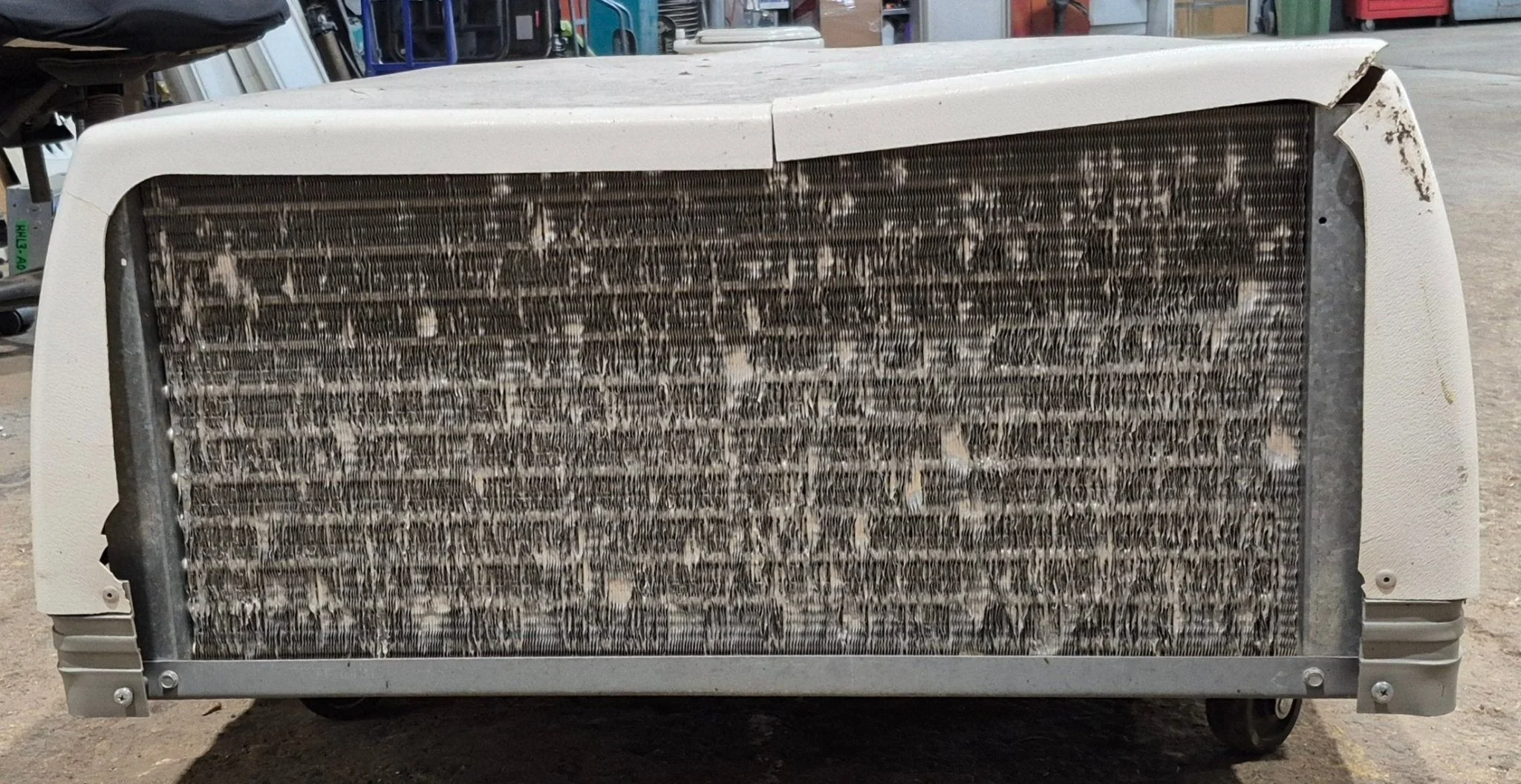 Used Duo-Therm Air conditioner, Head Unit, 13500 BTU, Cool Only - 57915.622 - Image 4