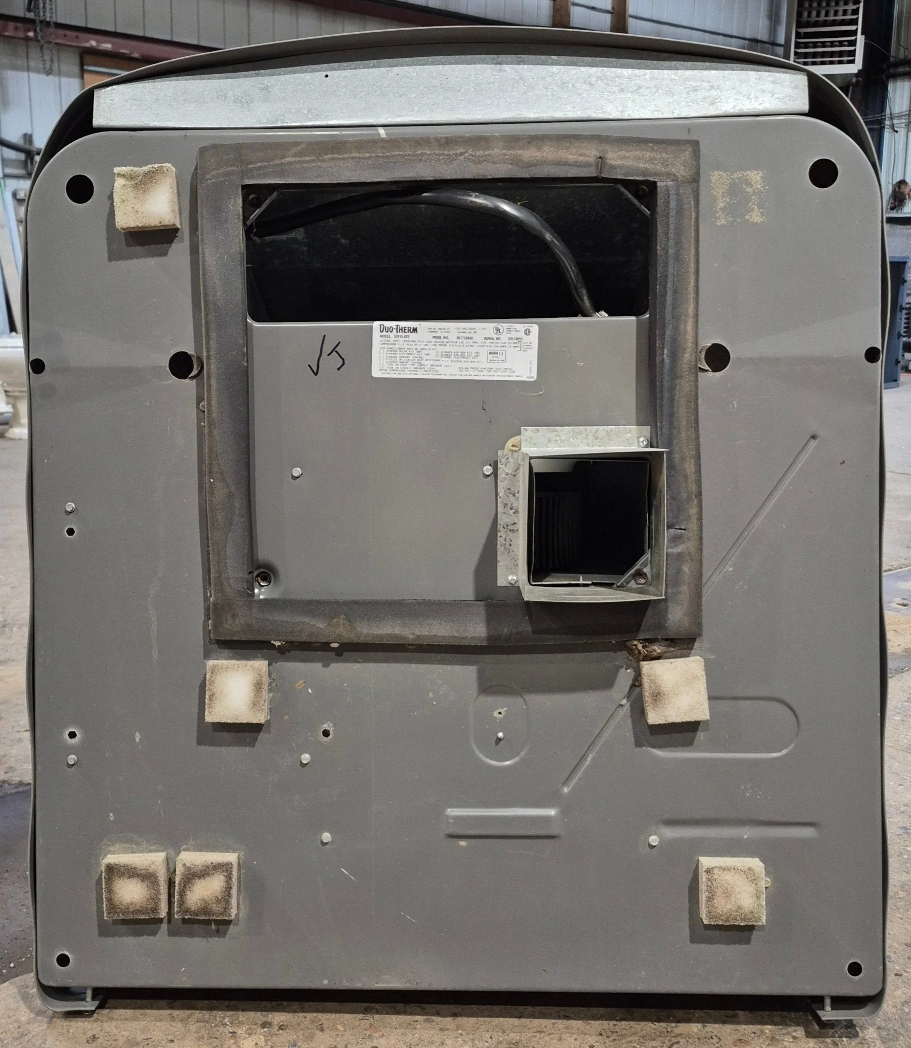 Used Duo-Therm Air conditioner, Head Unit, 13500 BTU, Cool Only - 57915.622 - Image 6