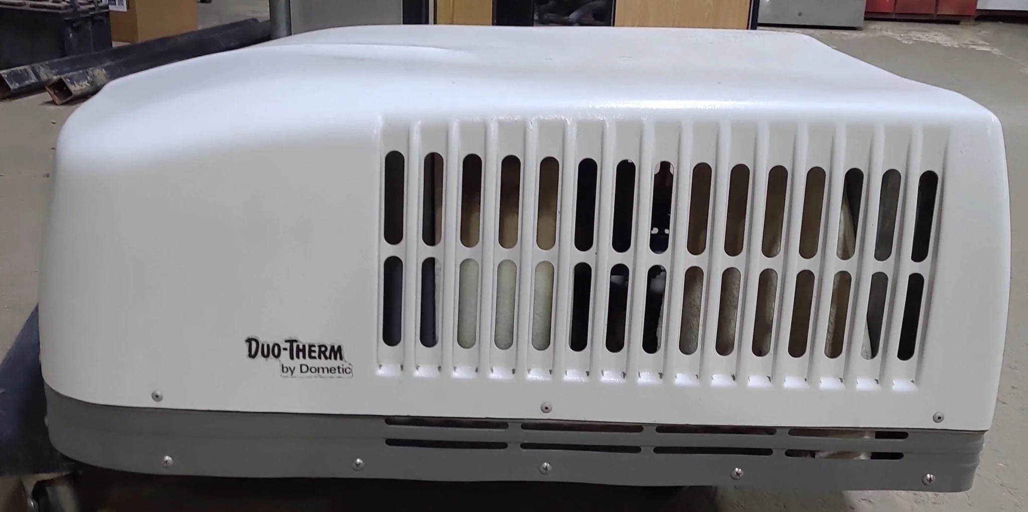 Used Duo-Therm Air Conditioner, Head Unit, 13500 BTU, Cool Only - 57915.622 - Image 3