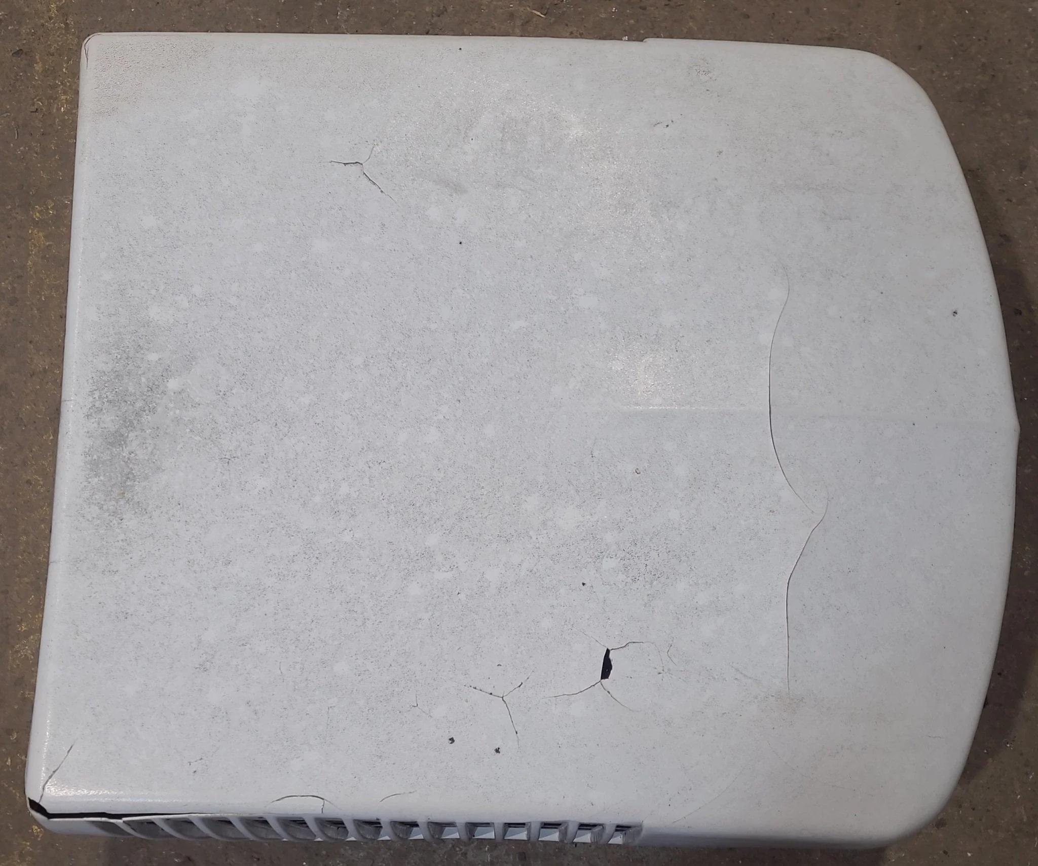 Used Duo-Therm Air Conditioner, Head Unit, 13500 BTU, Cool Only - 57915.622 - Image 2