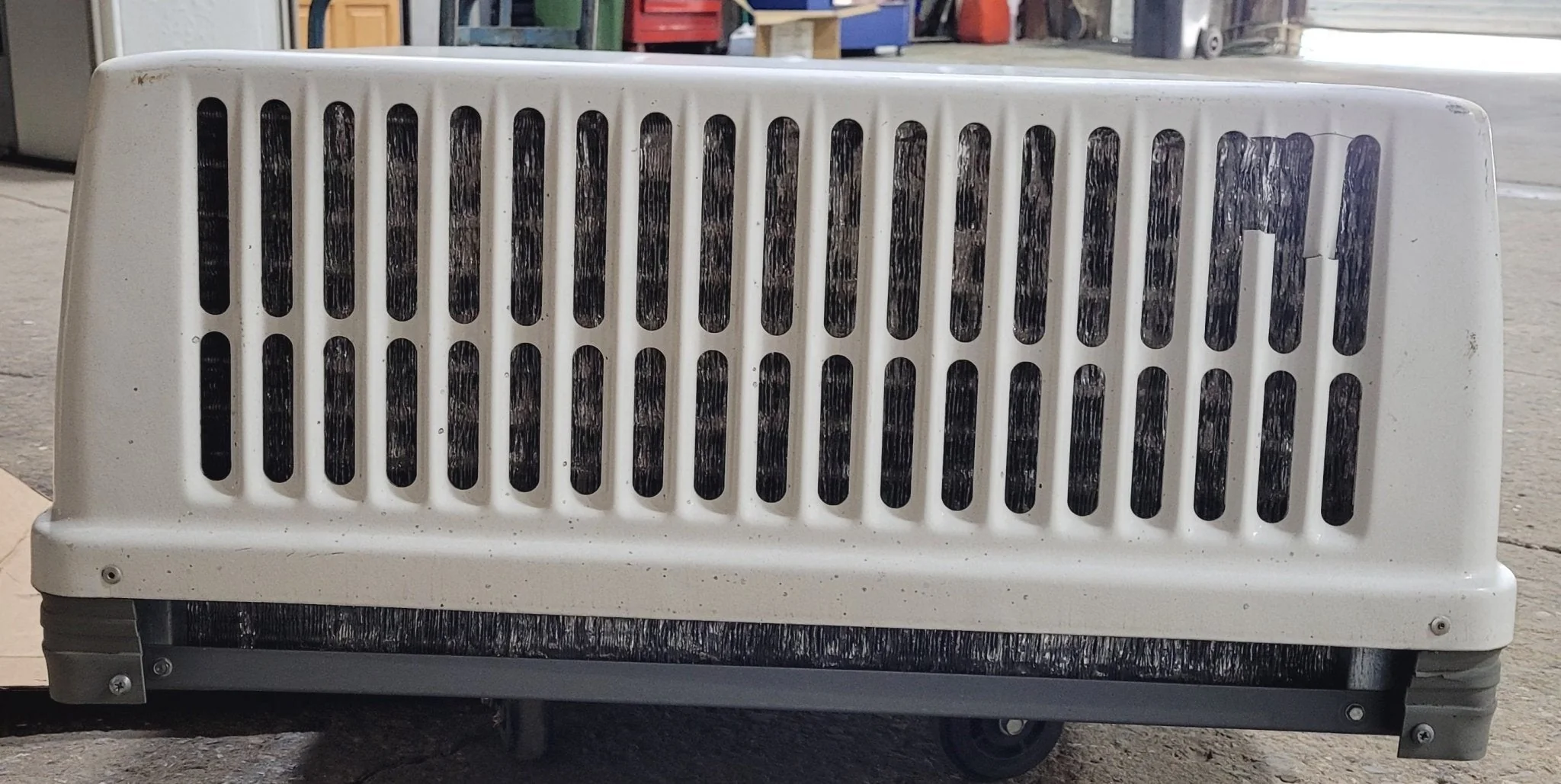 Used Duo-Therm Air Conditioner, Head Unit, 13500 BTU, Cool Only - 57915.622 - Image 4