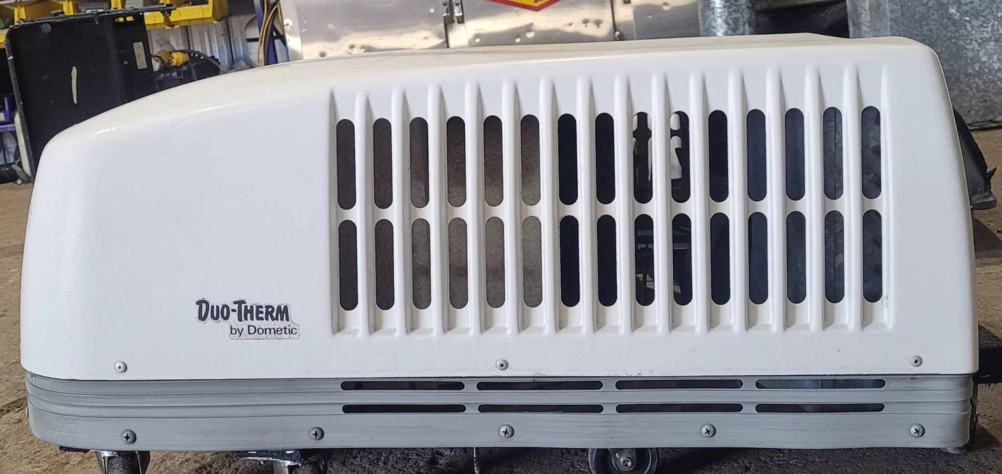 Used Duo-Therm Air Conditioner, Head Unit, 13500 BTU, Cool Only - 57915.621 - Image 3