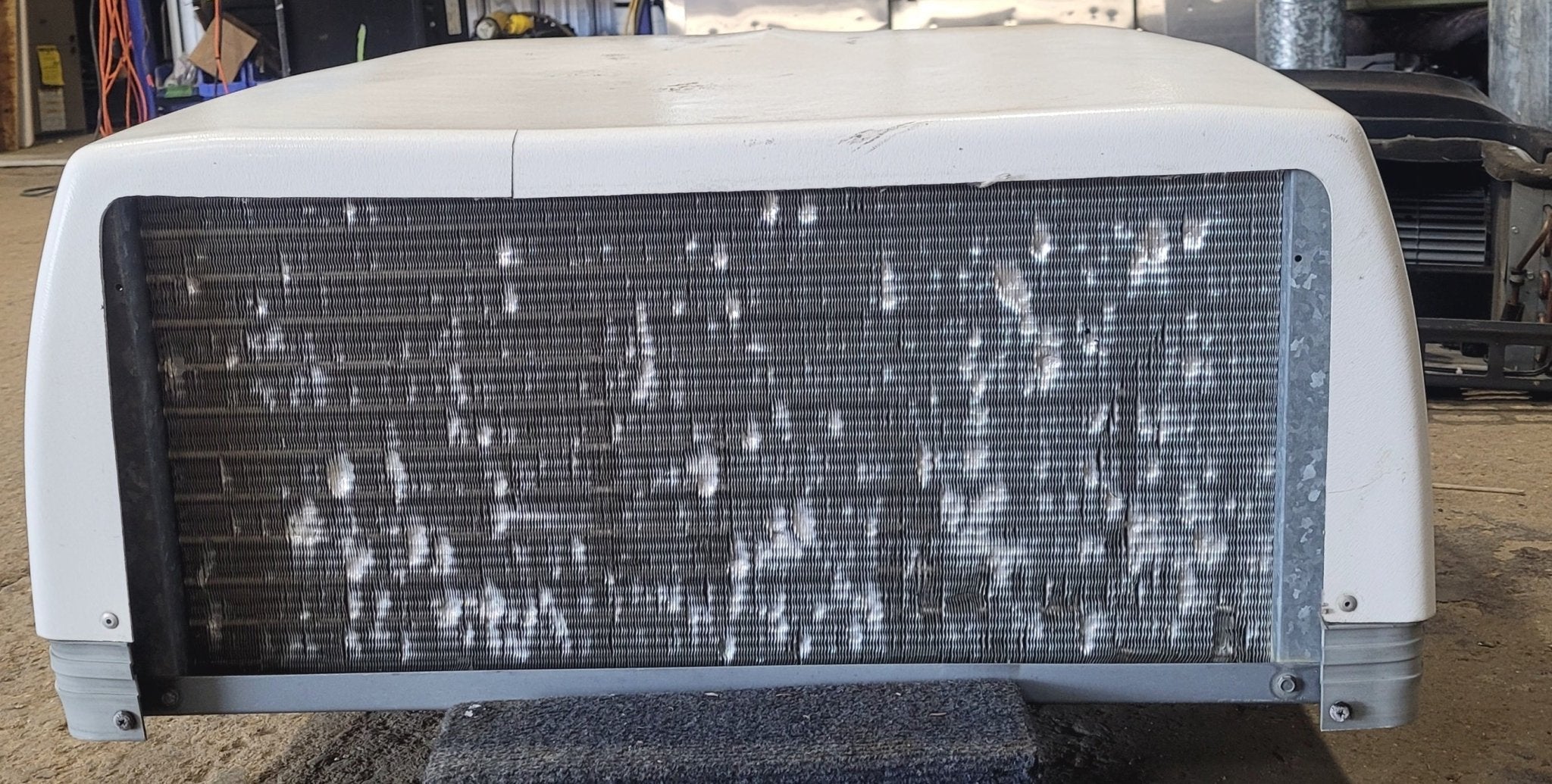 Used Duo-Therm Air Conditioner, Head Unit, 13500 BTU, Cool Only - 57915.621 - Image 4