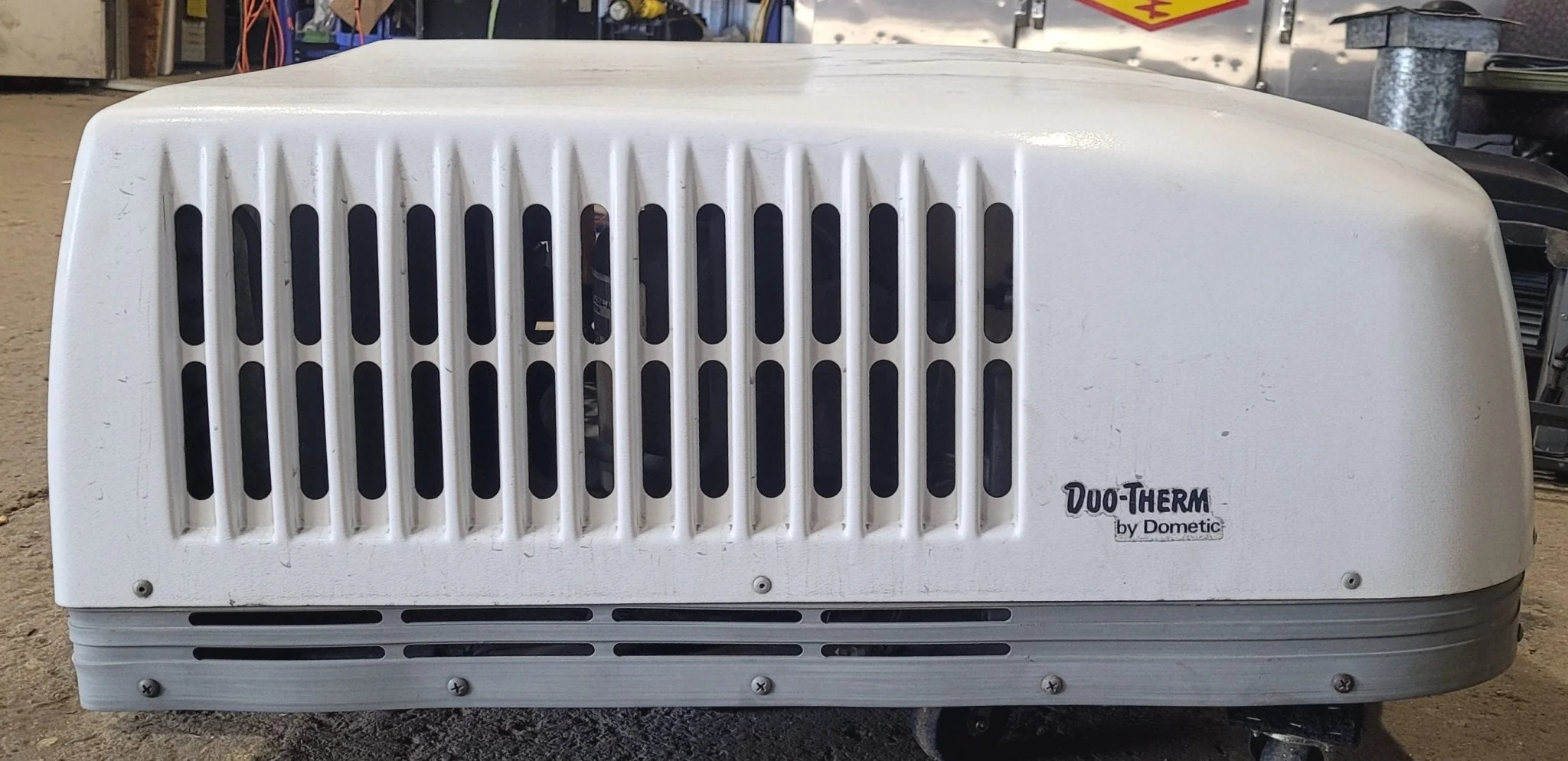 Used Duo-Therm Air Conditioner, Head Unit, 13500 BTU, Cool Only - 57915.621 - Image 6