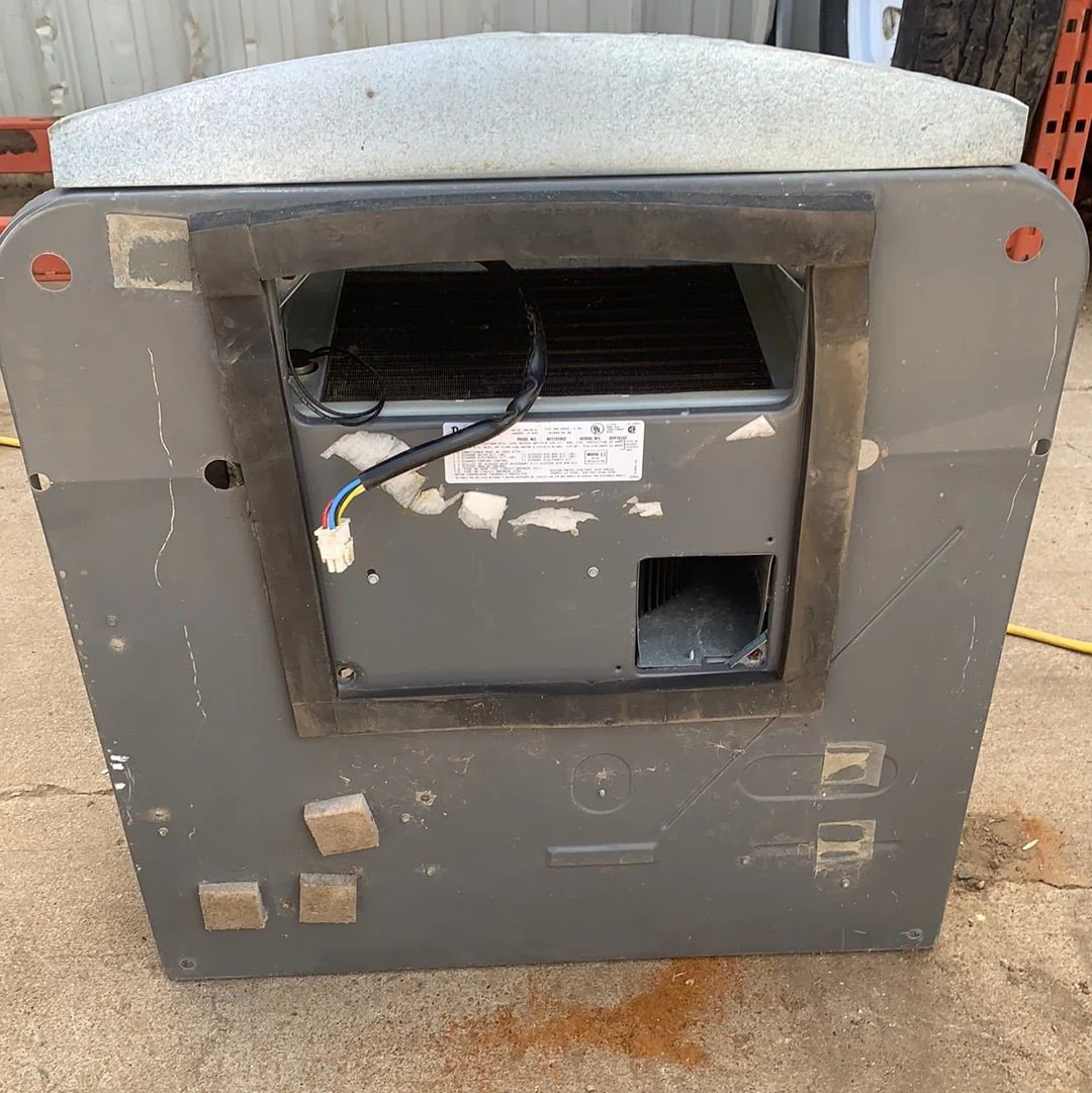 Used Duo-Therm Air Conditioner, Head Unit, 13500 BTU, Cool Only - 57915.622 - Image 6