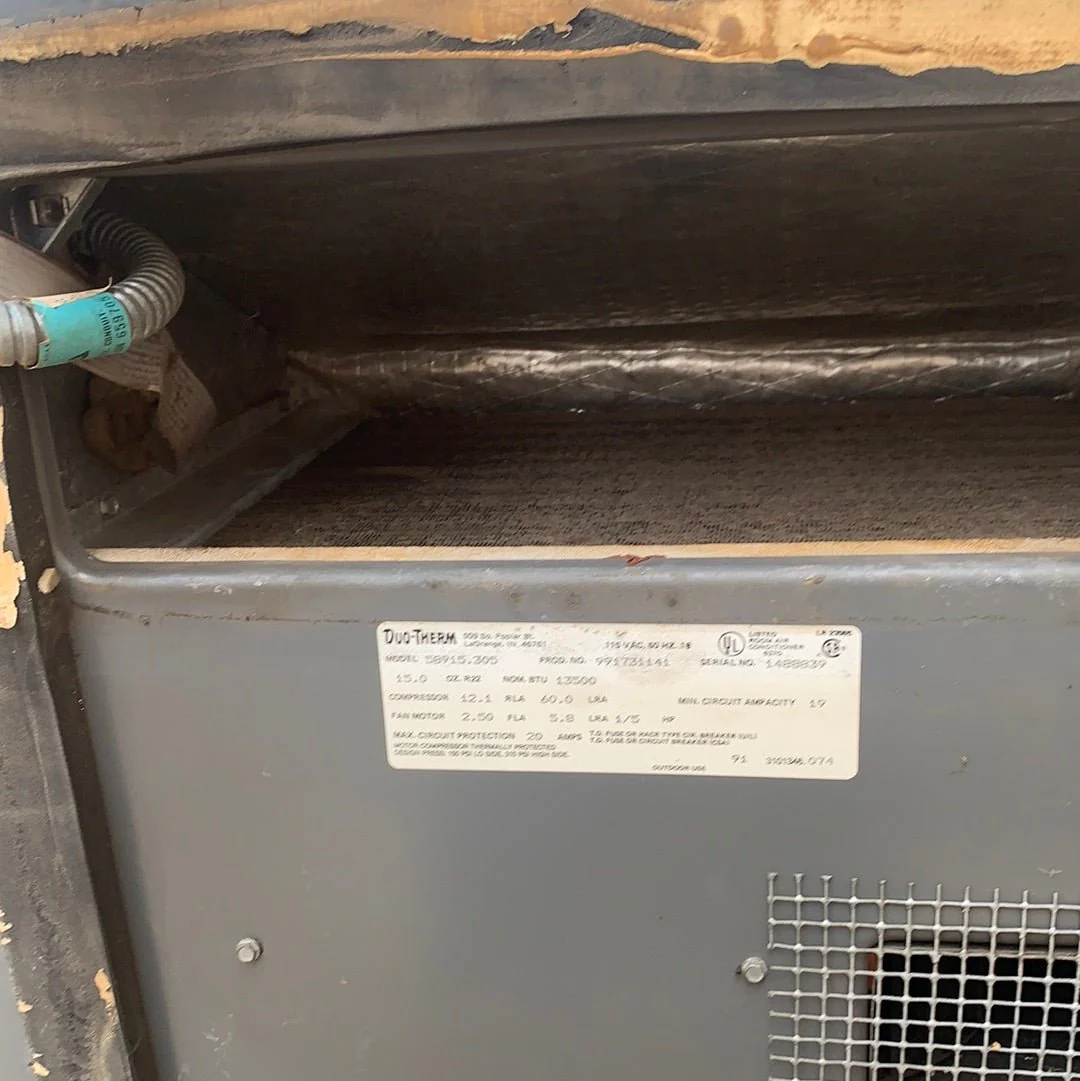 Used Duo-Therm Air Conditioner, Head Unit, 13500 BTU, Cool Only - 58915.305 - Image 4