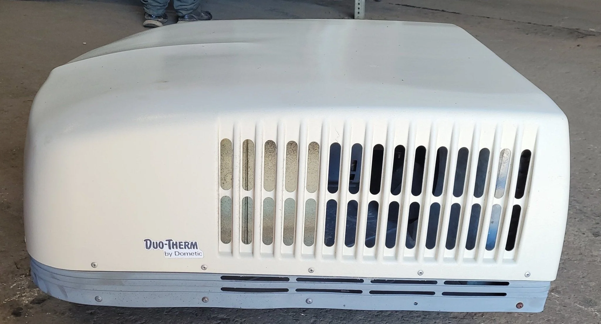 Used Duo-Therm Air Conditioner, Head Unit, 13500 BTU, Cool Only - 58915.305 HAS RIBBON STYLE WIRE CONNECTOR - Image 5