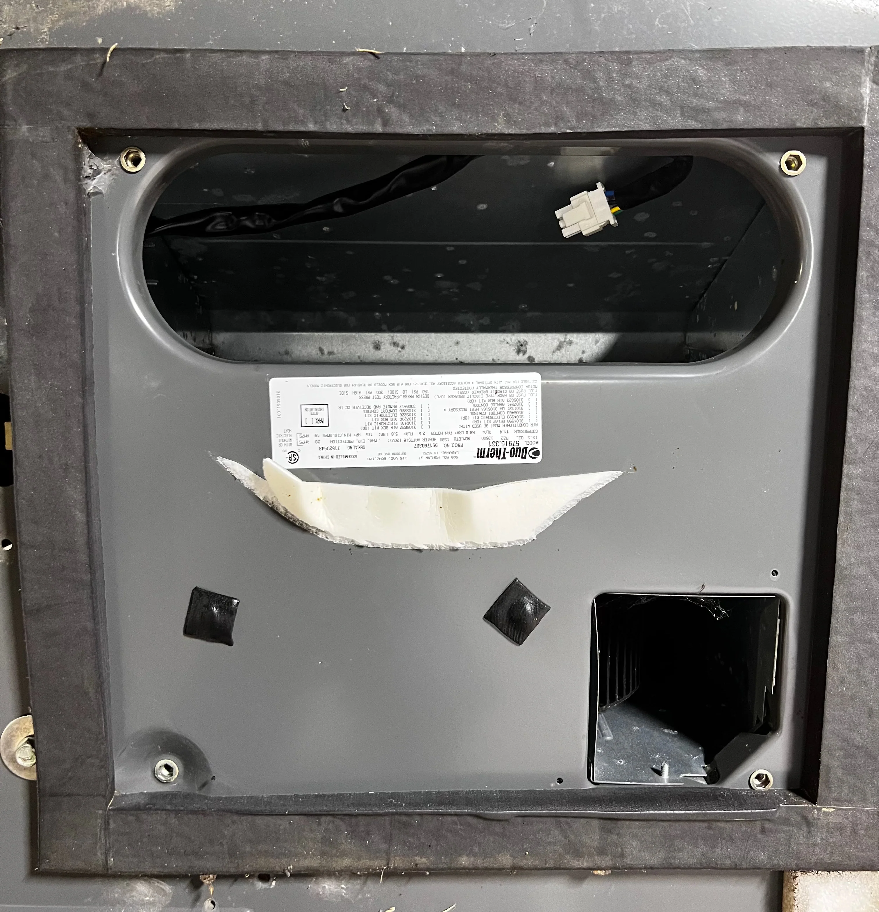 Used Duo-Therm Air Conditioner, Head Unit, 13500BTU, Cool Only - 57915.331 - Image 7