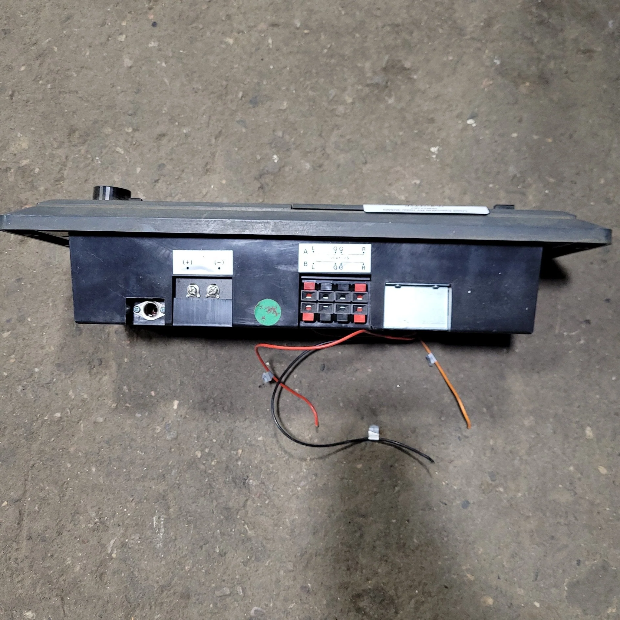 Used Executive RV radio 3050D - Image 2