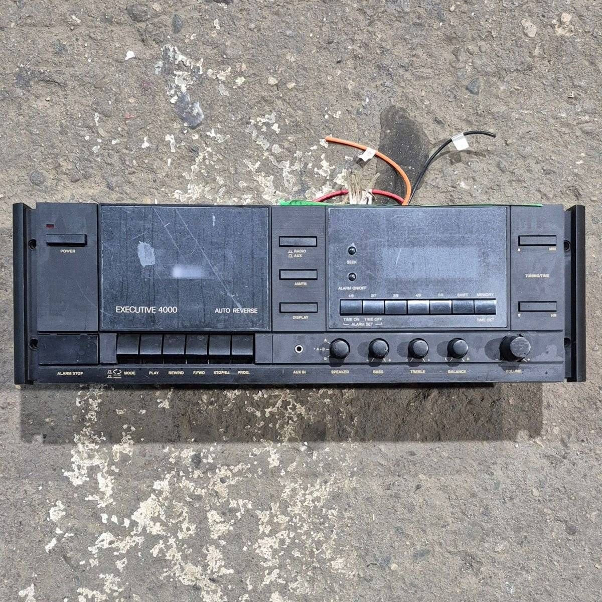 Used Executive RV Radio - 4000