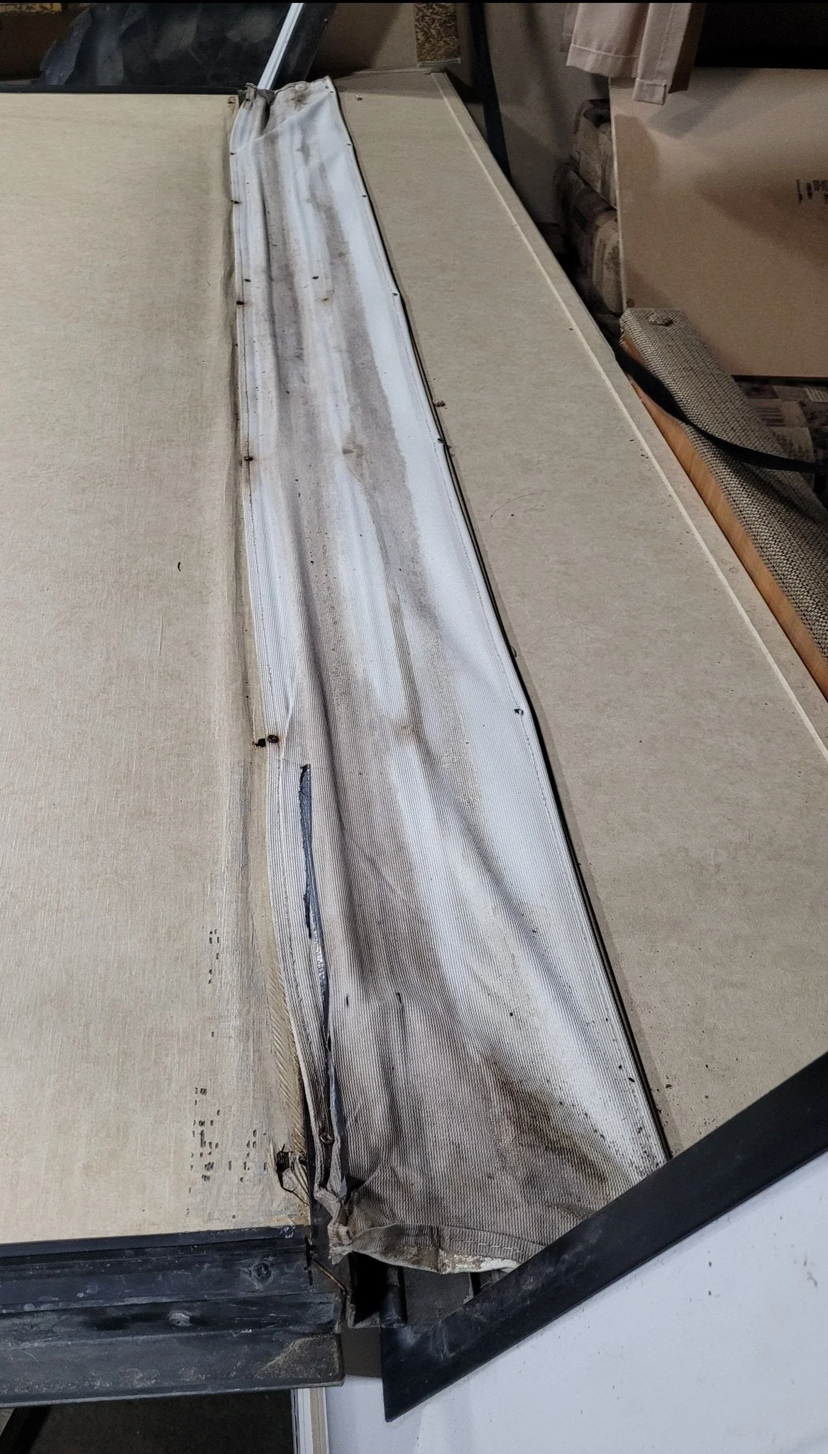Used Exterior Fold-Down Hybrid Room Base 80 1/4" W x 46 1/2" H x 1 7/8" D - Image 4