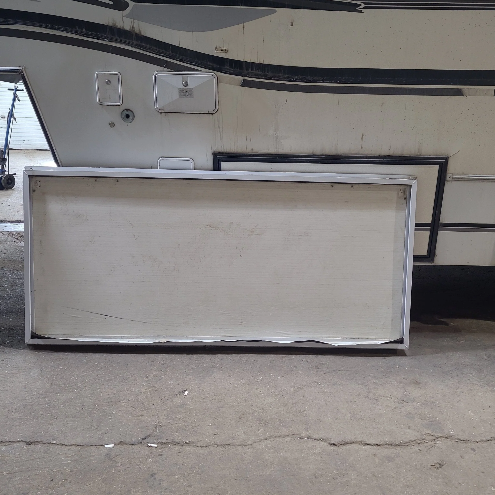Used Exterior Fold-Down Hybrid Room Base 80 3/4" W x 36" H x 2 3/4" D - Image 5