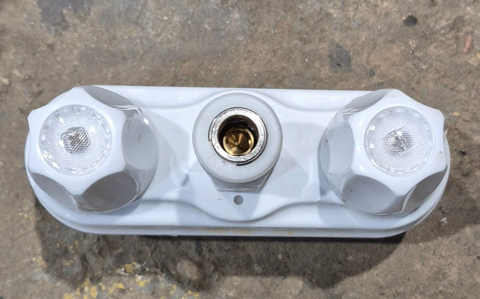 Used Exterior Spray Port with Quick Connect Sprayer - Image 2