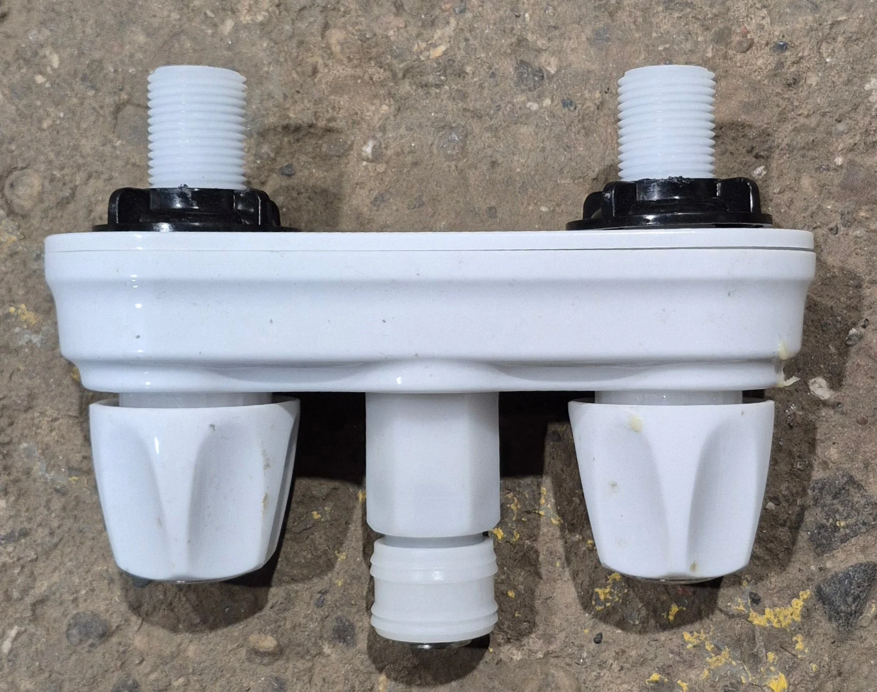 Used Exterior Spray Port with Quick Connect Sprayer - Image 3